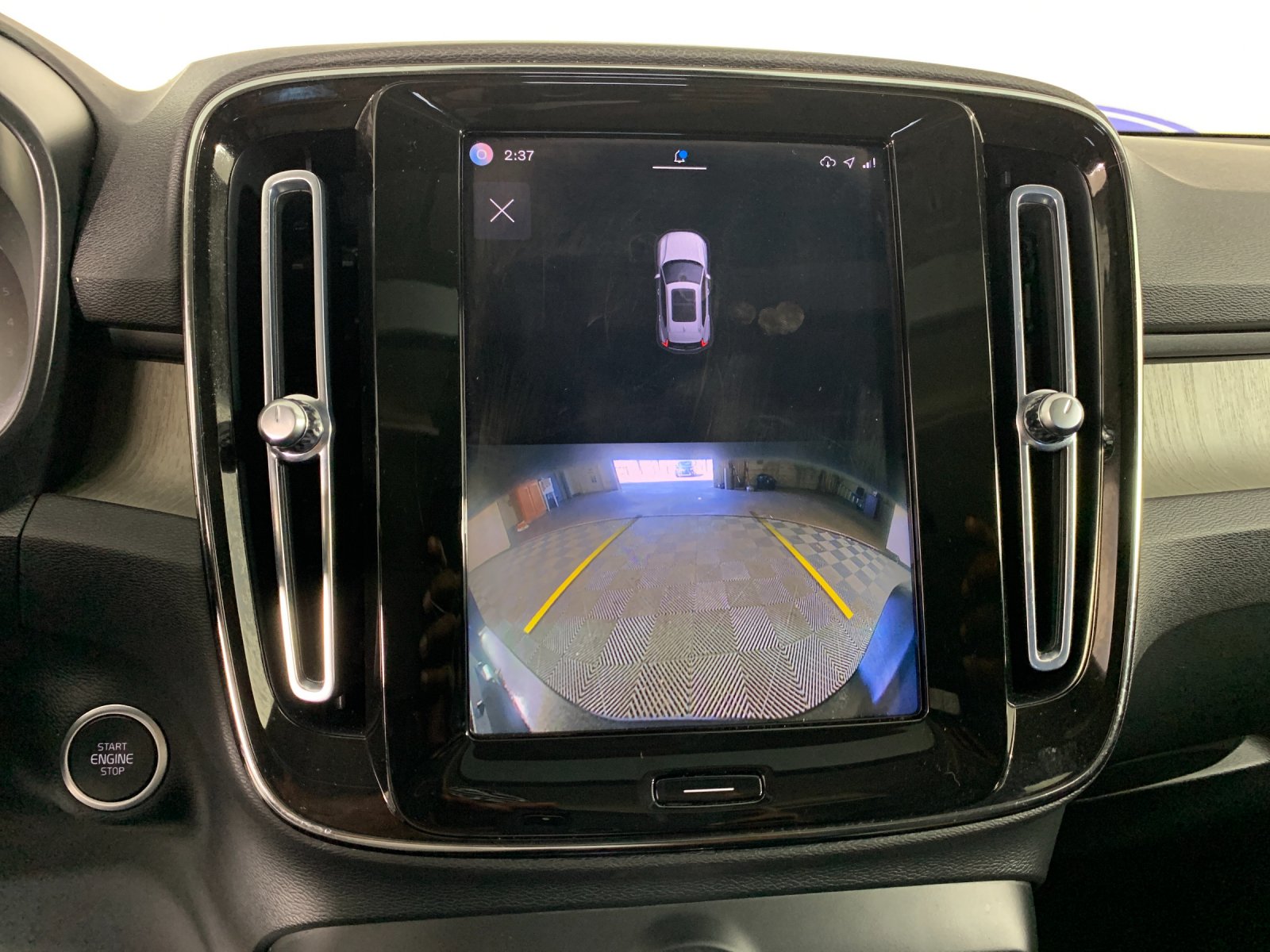 Used 2023 Volvo XC40 B4 SUV