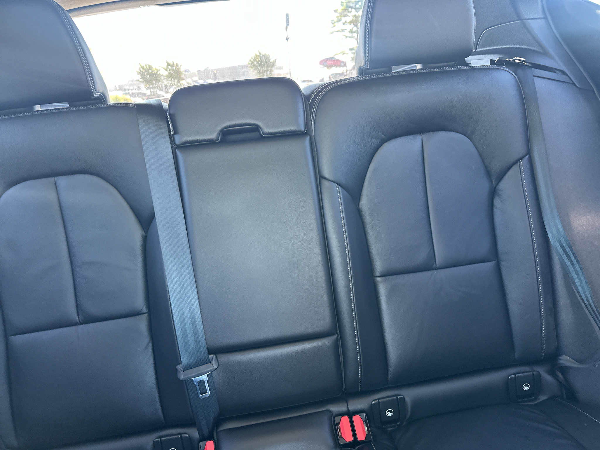 Used 2023 Volvo XC40 B4 SUV