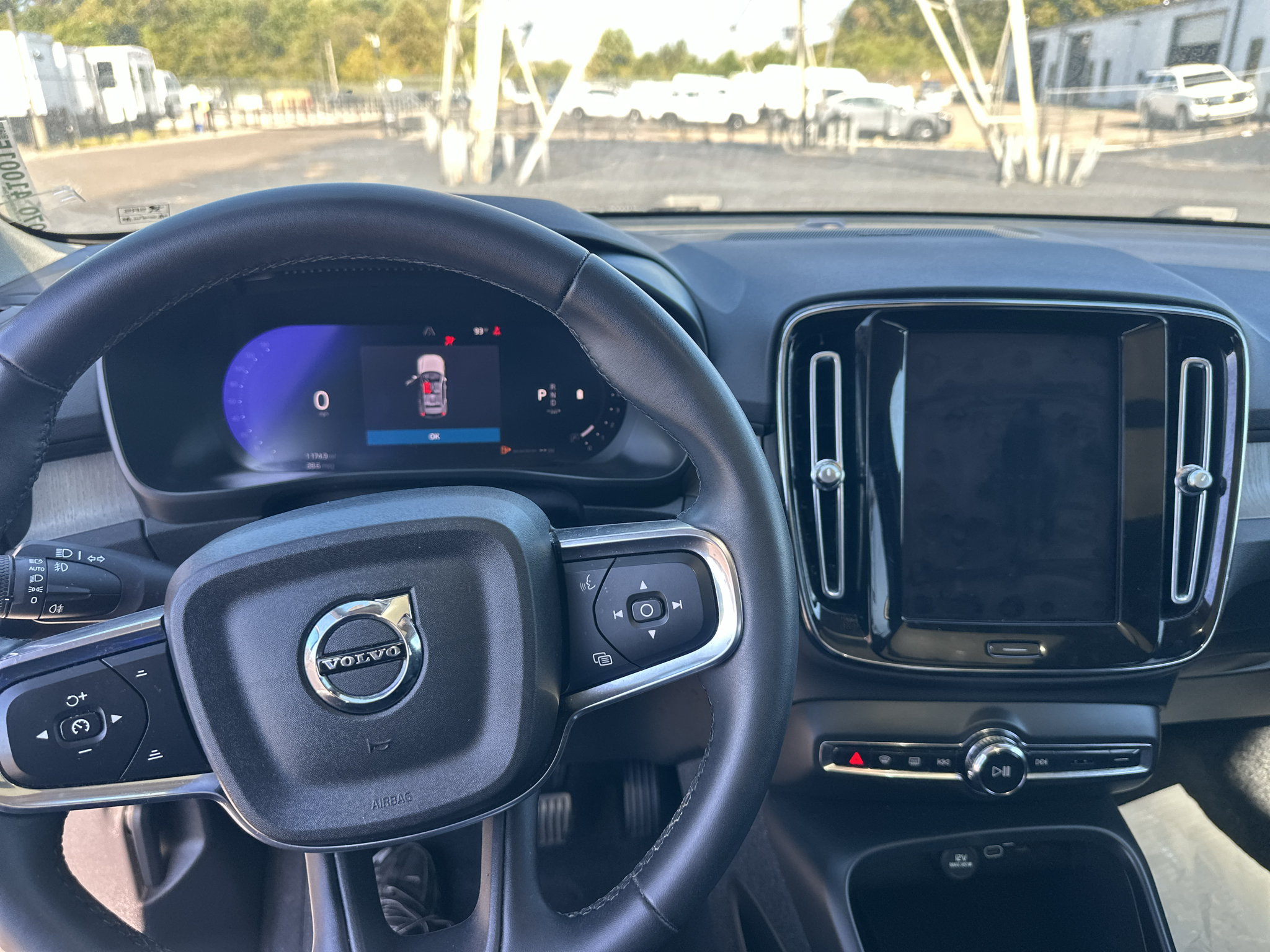 Used 2023 Volvo XC40 B4 SUV