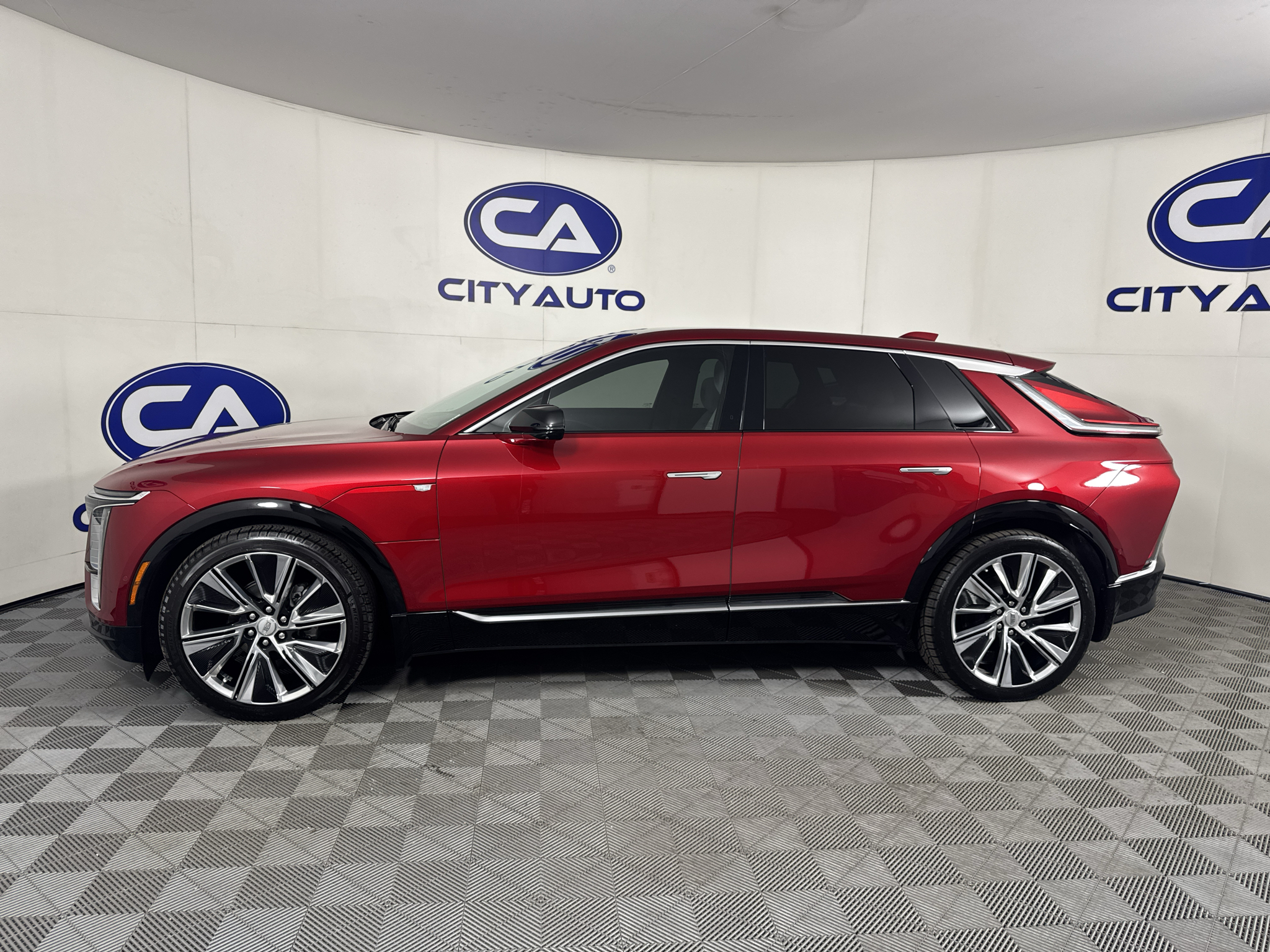 Used 2024 Cadillac Lyriq SUV