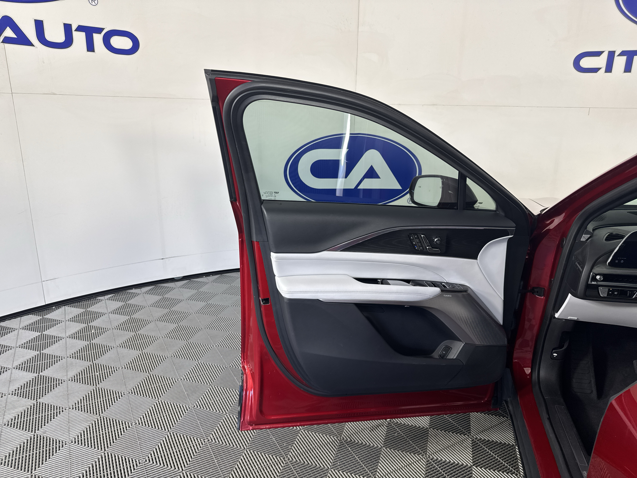 Used 2024 Cadillac Lyriq SUV