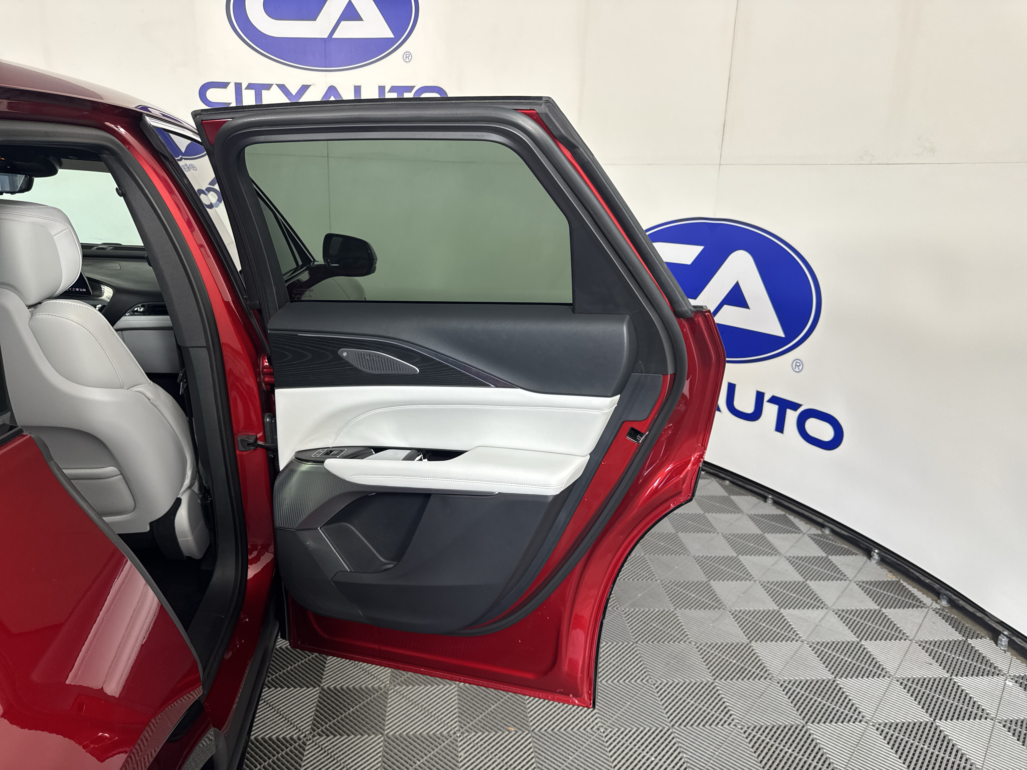 Used 2024 Cadillac Lyriq SUV
