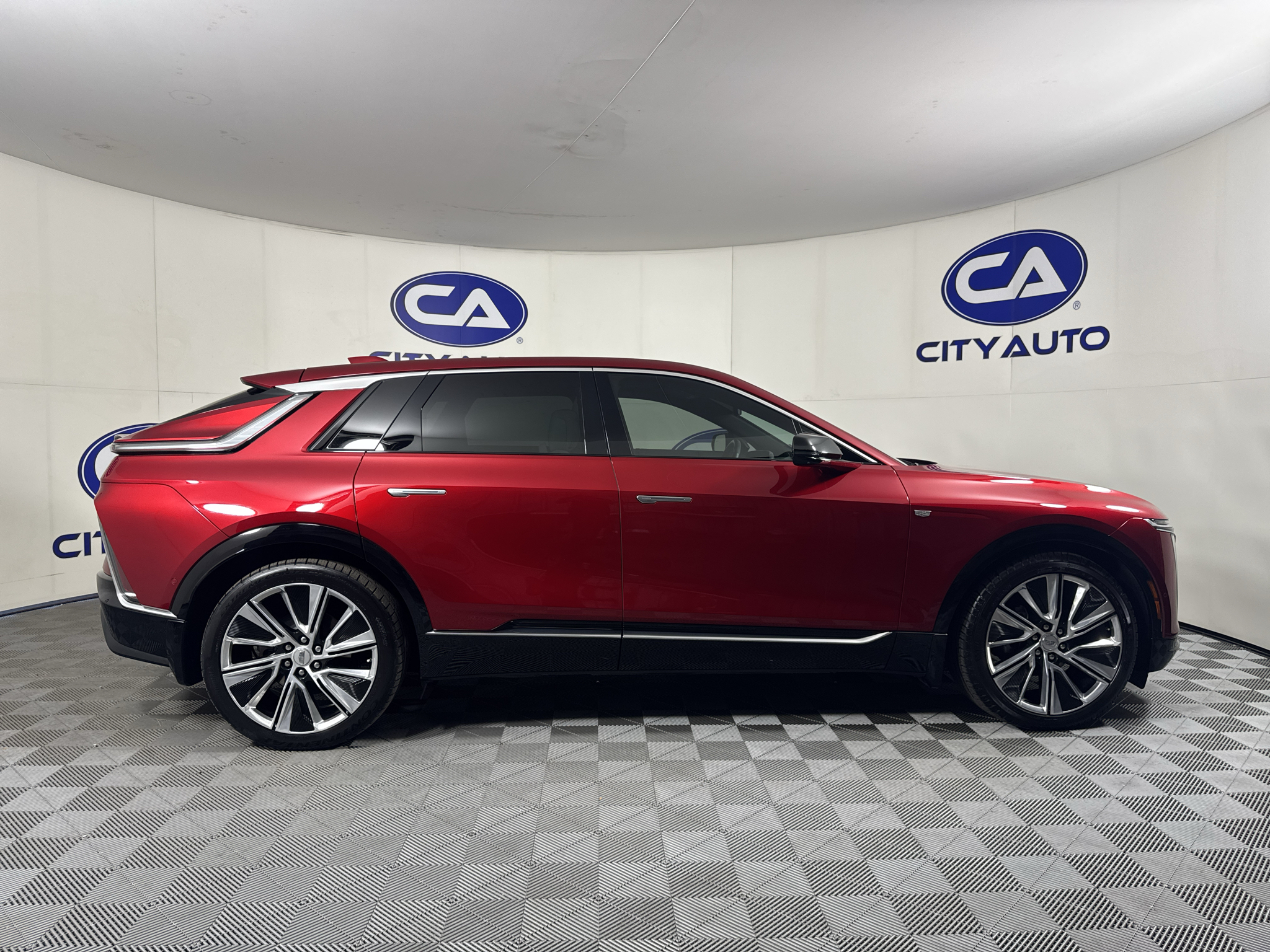 Used 2024 Cadillac Lyriq SUV