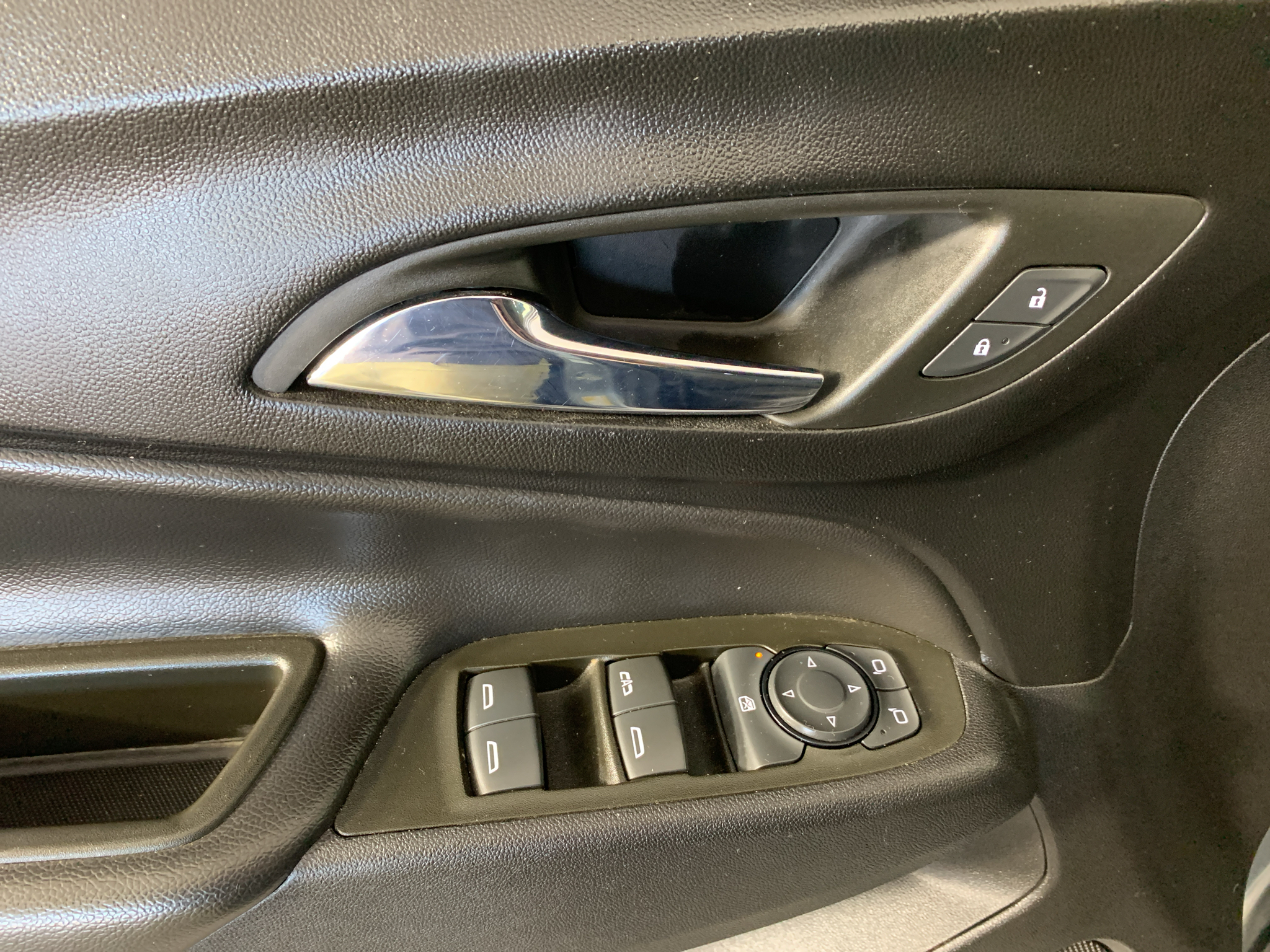 Used 2023 Chevrolet Equinox SUV