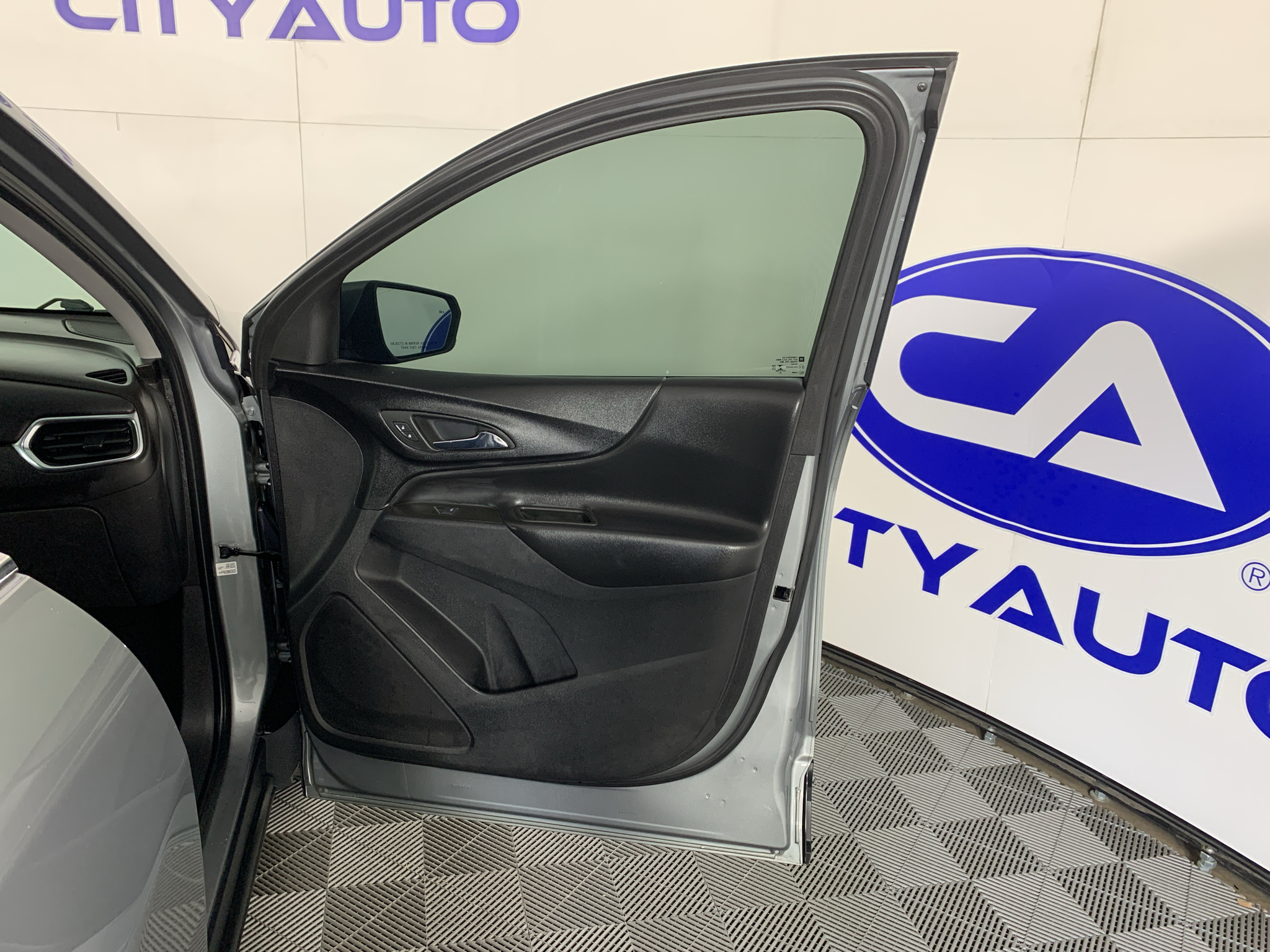 Used 2023 Chevrolet Equinox SUV