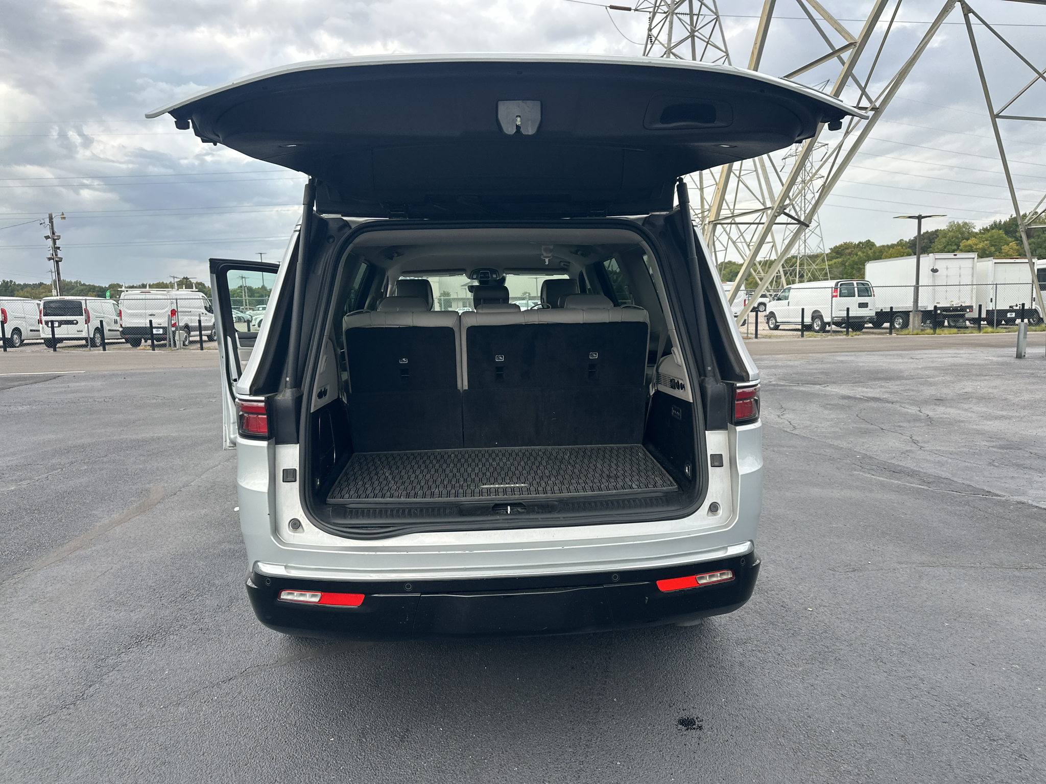 Used 2024 Jeep Wagoneer SUV