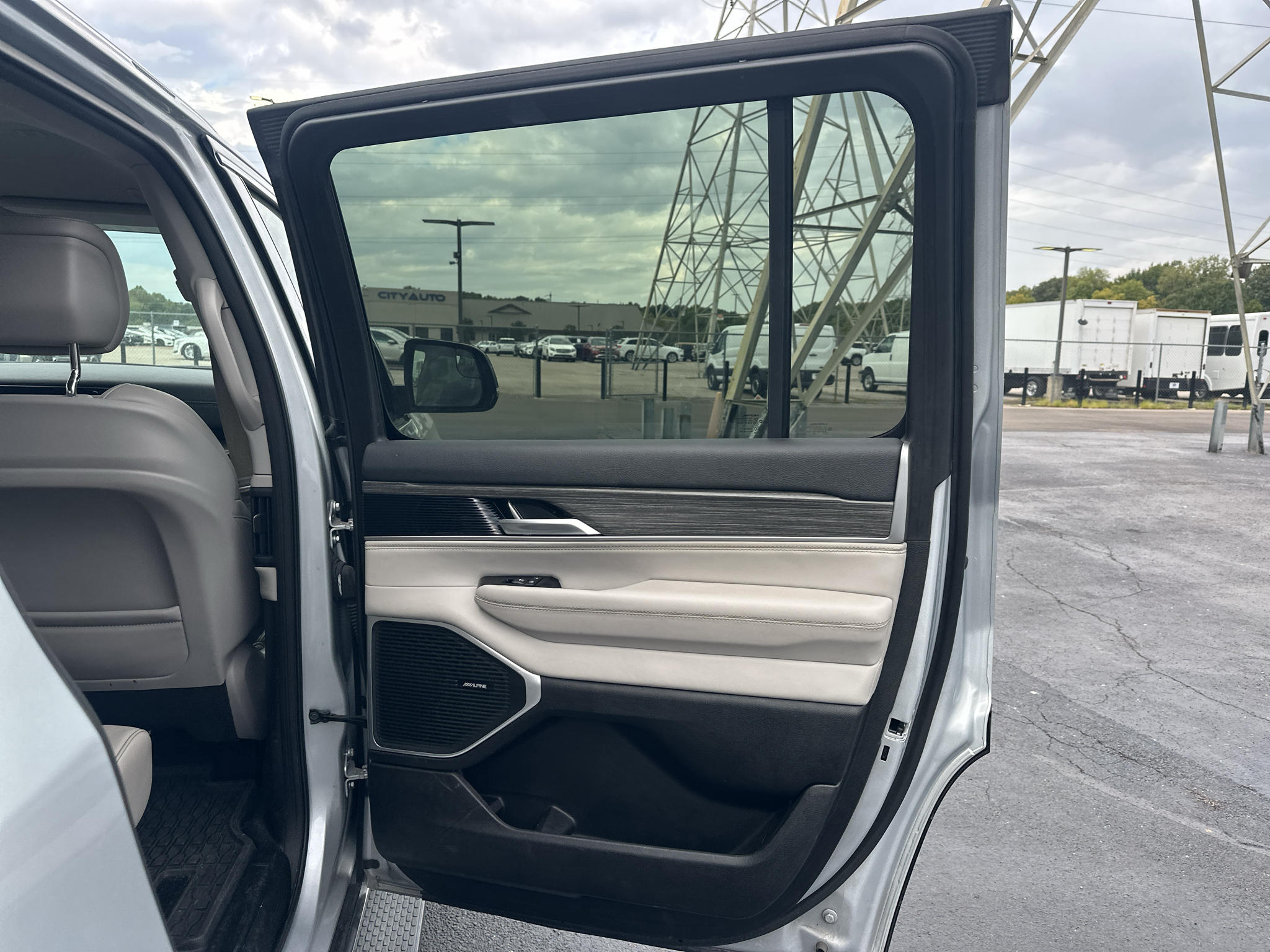 Used 2024 Jeep Wagoneer SUV