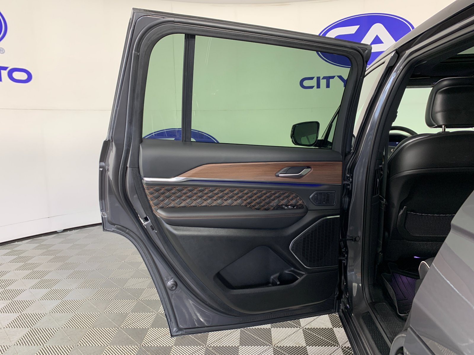 Used 2023 Jeep Grand Cherokee L SUV