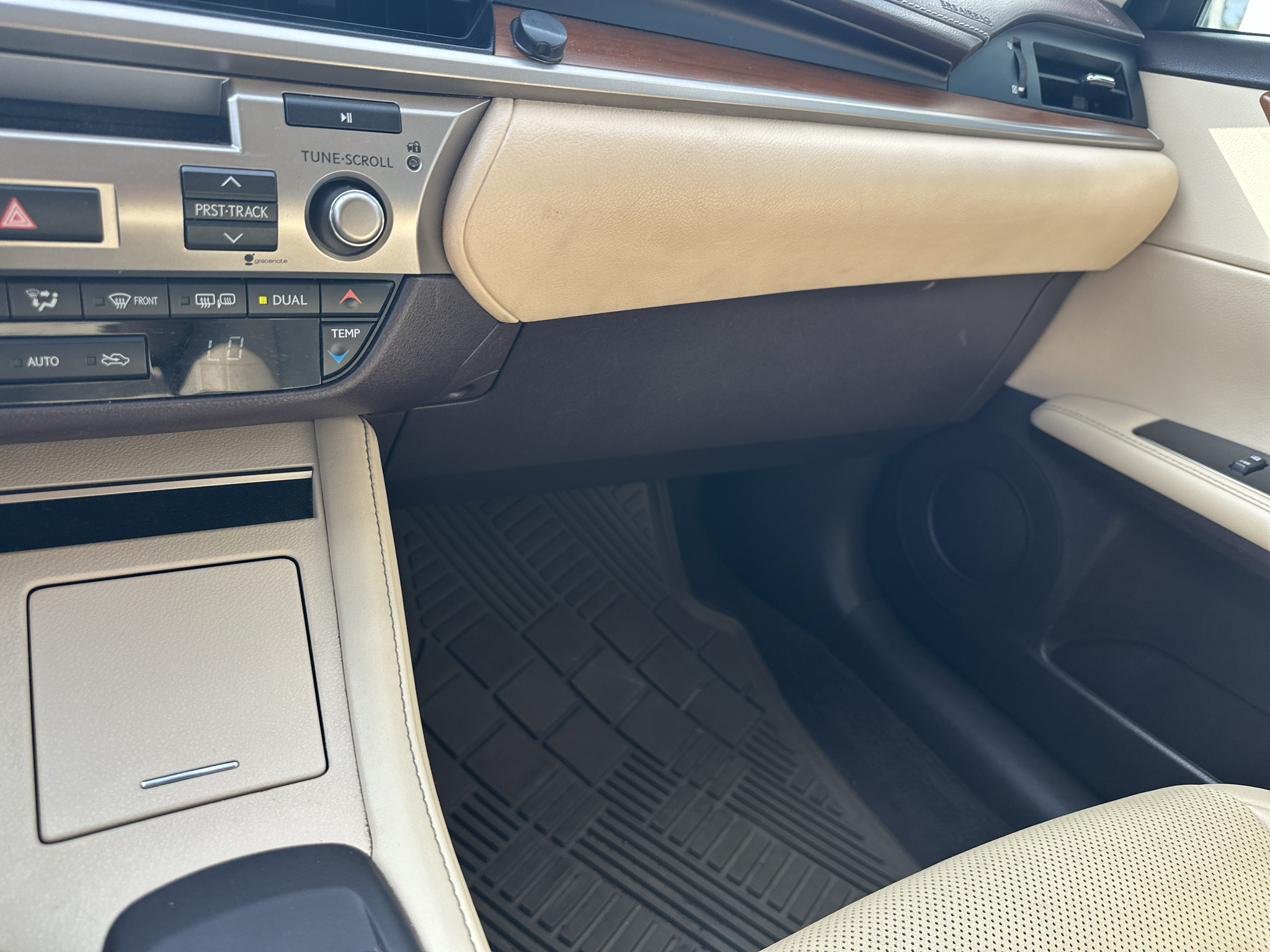 Used 2016 Lexus ES 300h Sedan