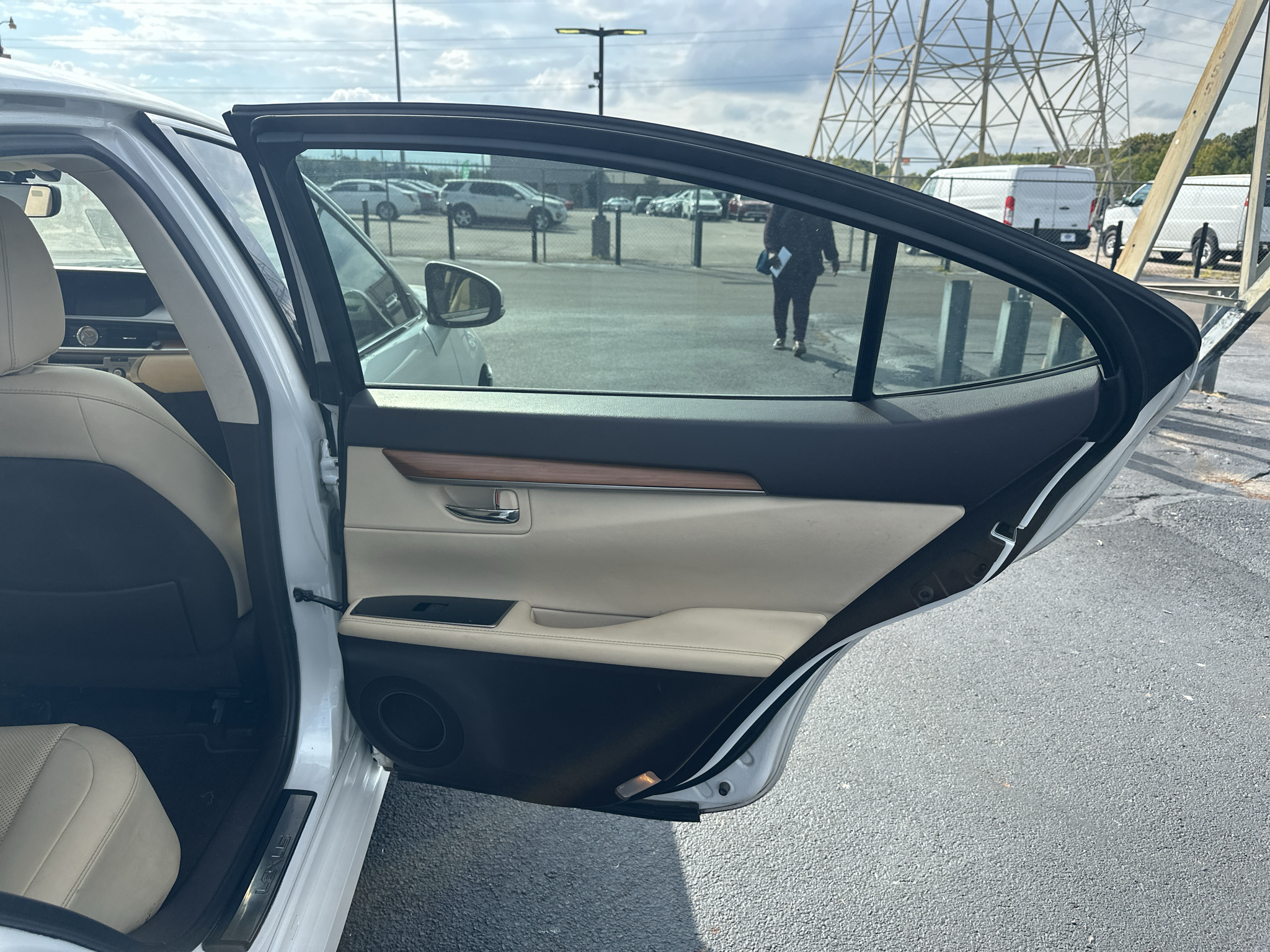 Used 2016 Lexus ES 300h Sedan