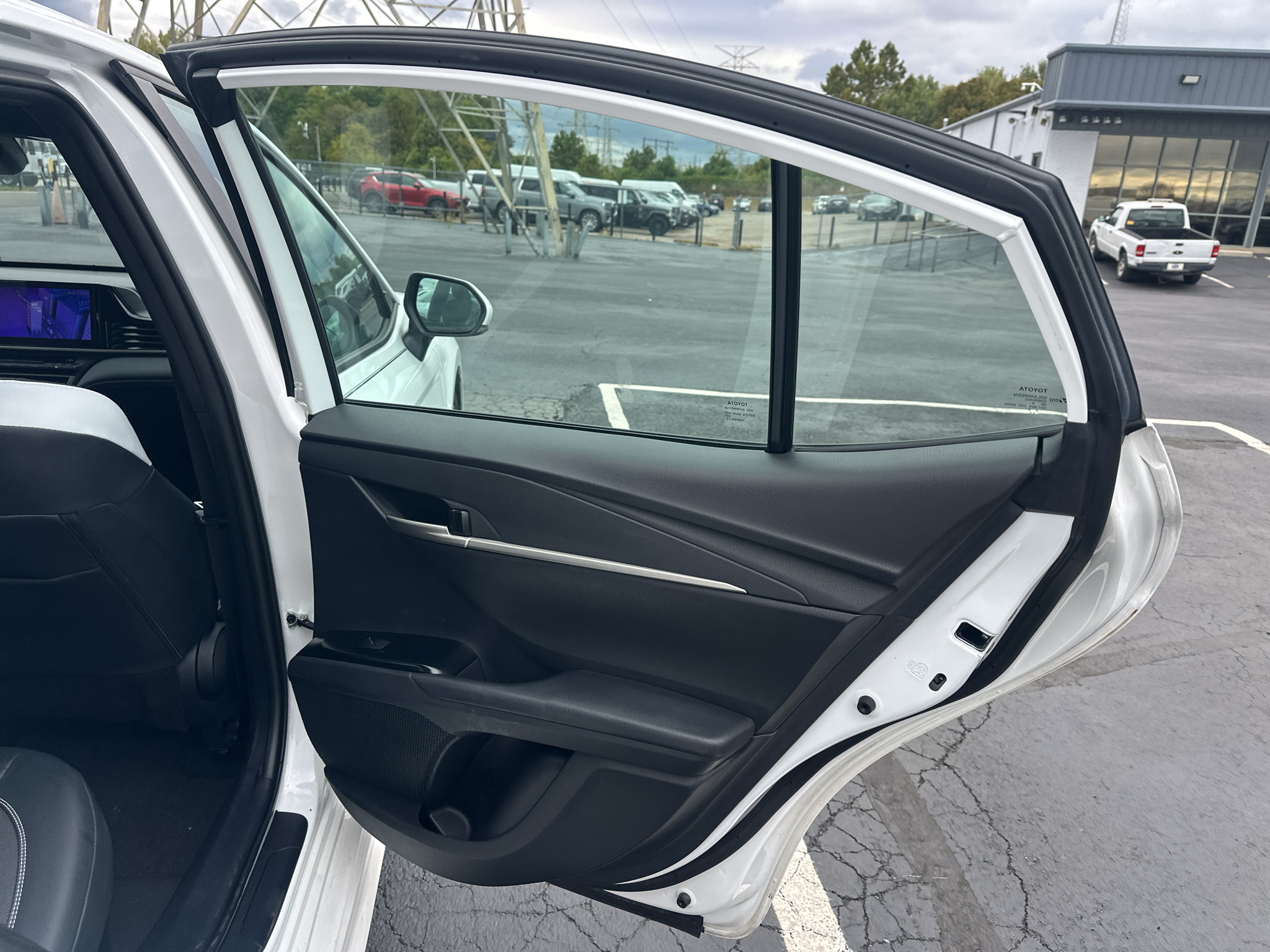 Used 2025 Toyota Camry Hybrid Sedan