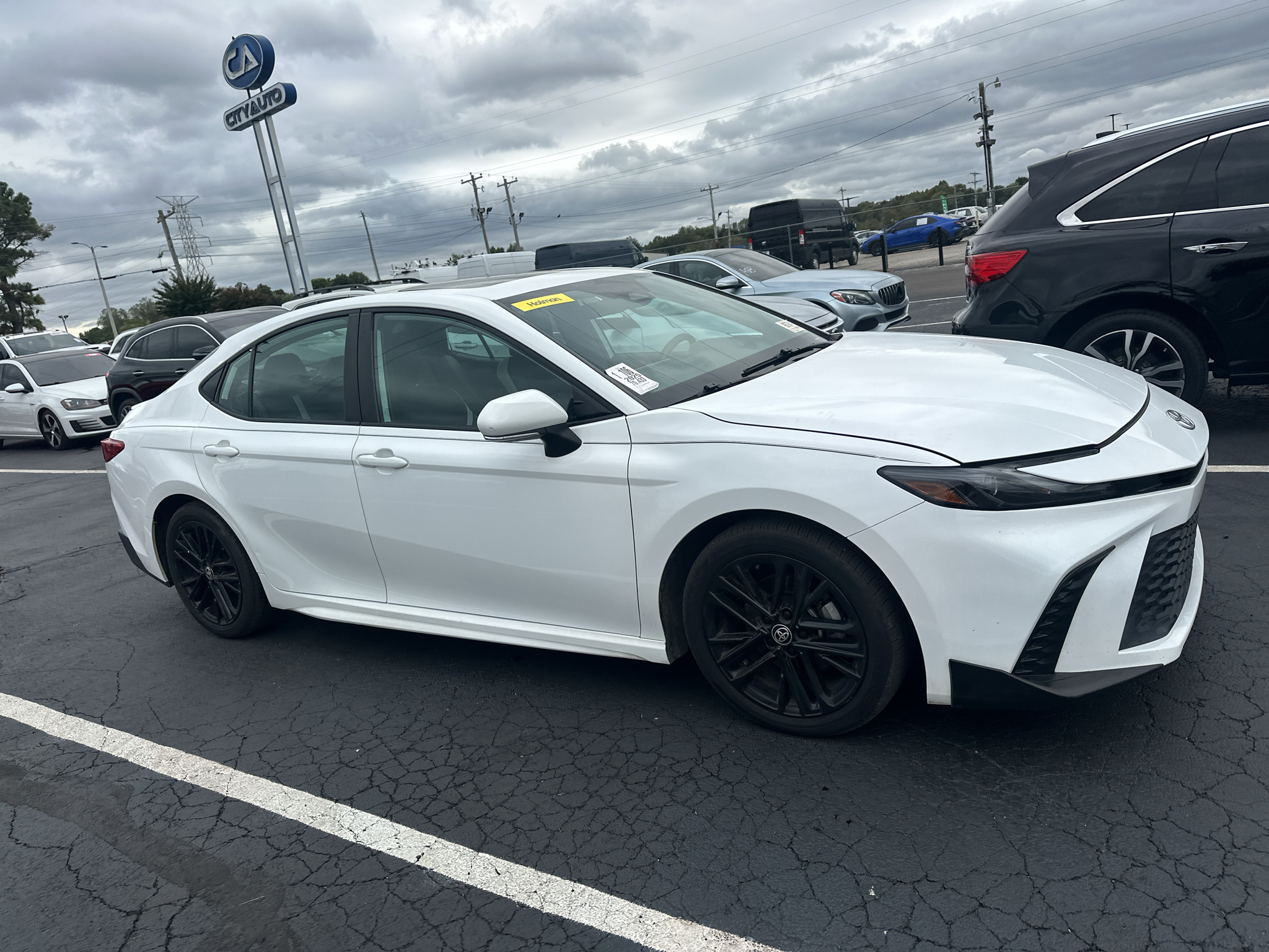 Used 2025 Toyota Camry Hybrid Sedan