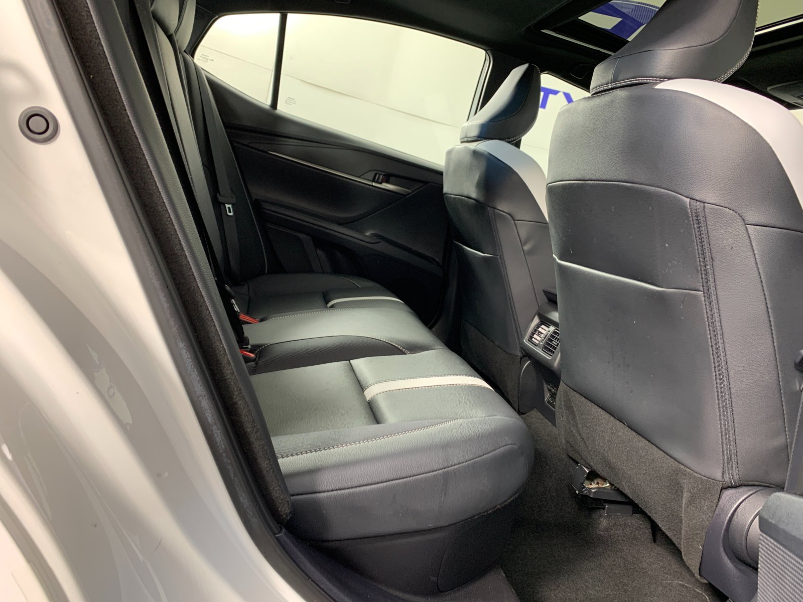 Vehicle photo 36