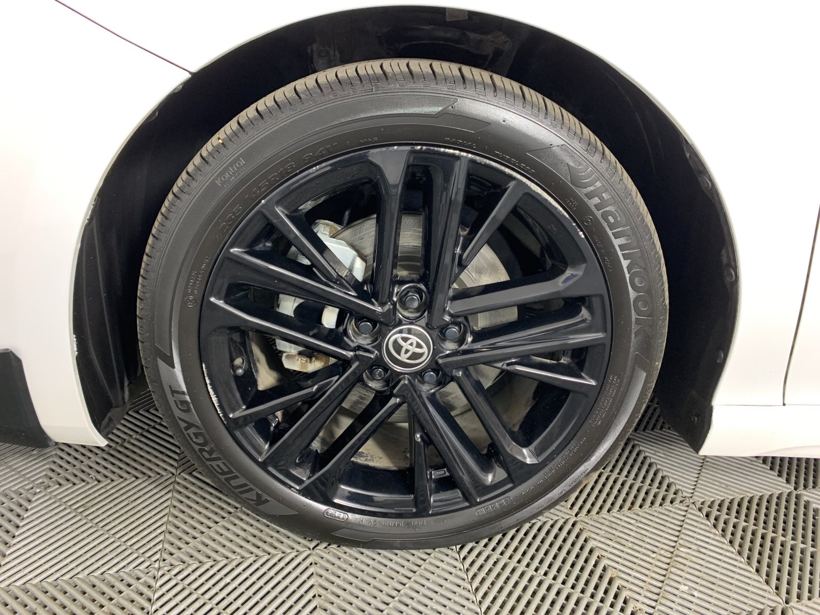 Vehicle photo 11