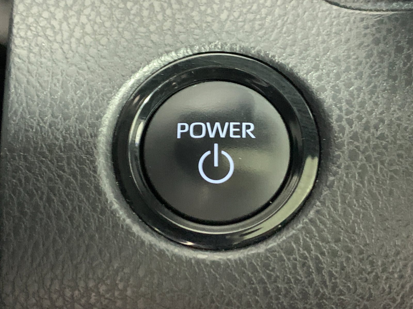 Vehicle photo 17