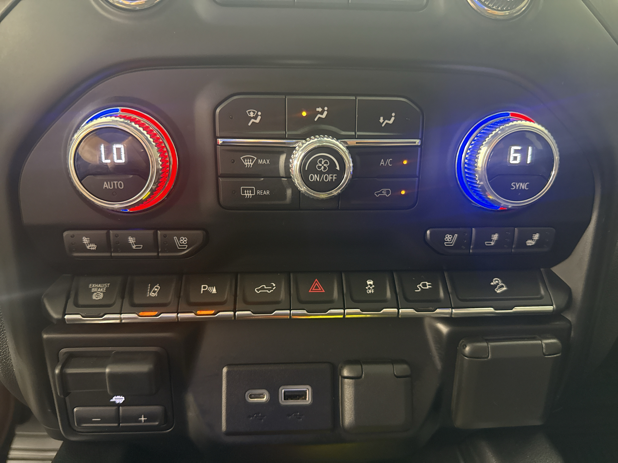 Vehicle photo 21