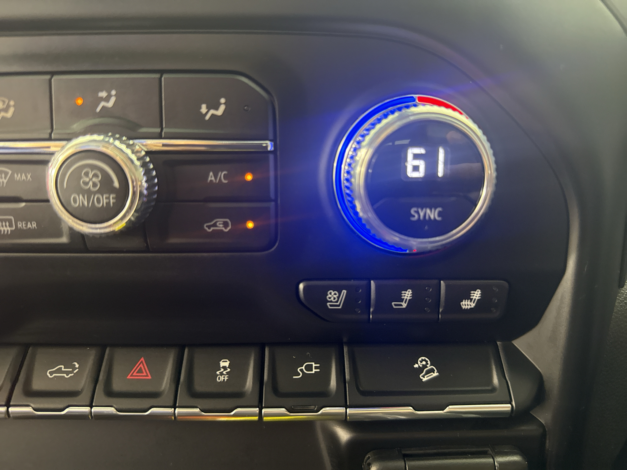 Vehicle photo 23