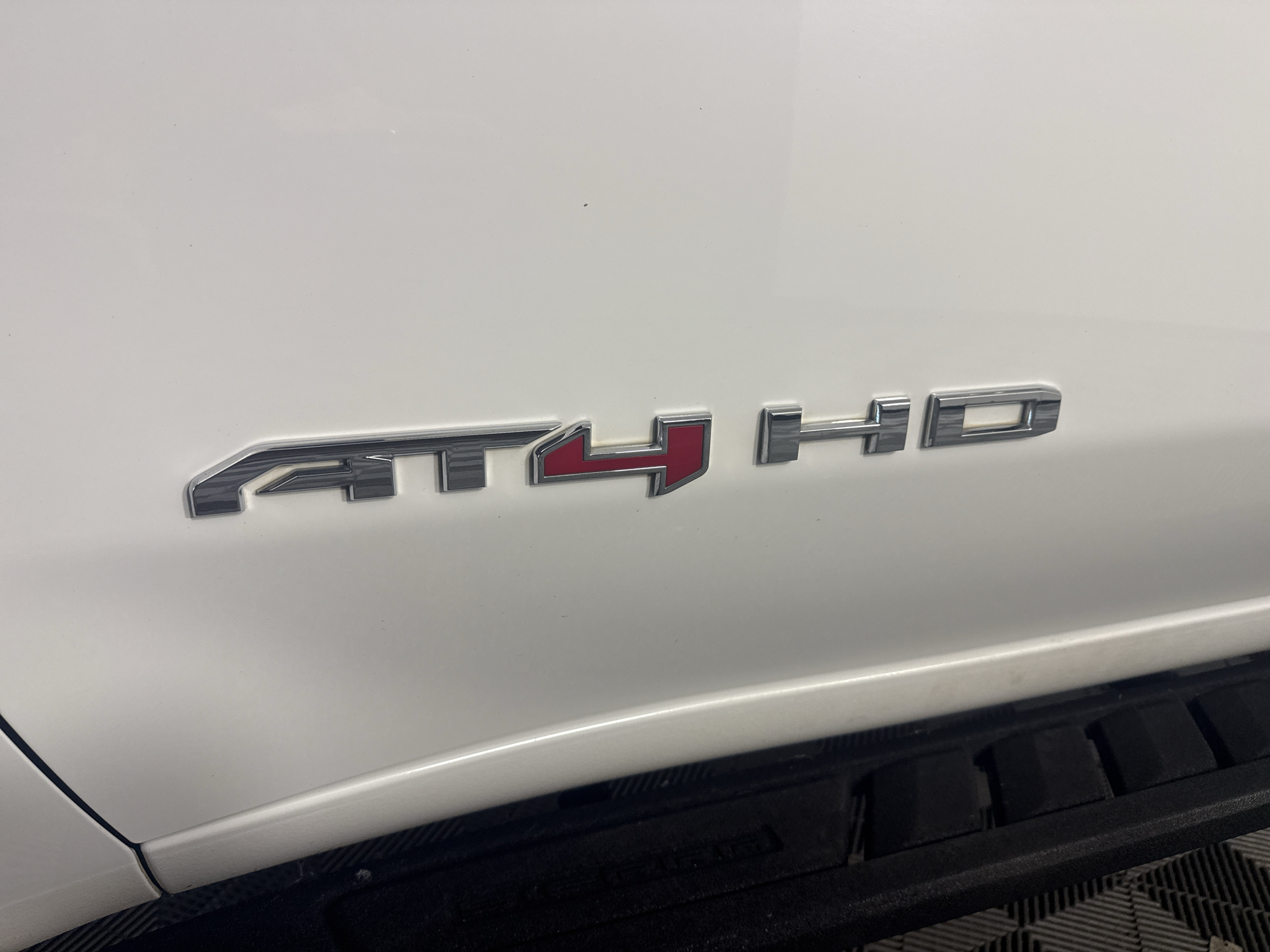 Vehicle photo 12