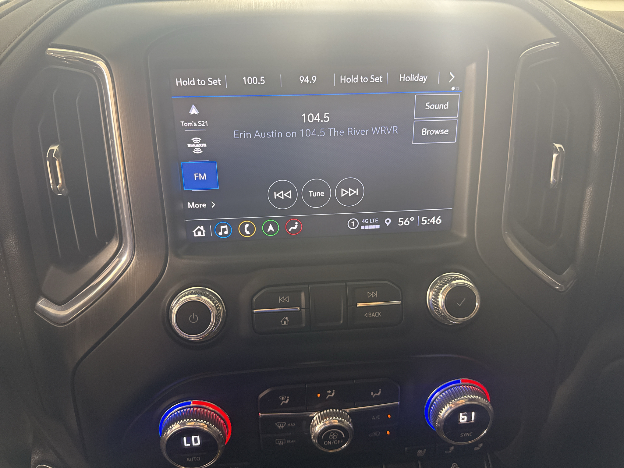 Vehicle photo 19