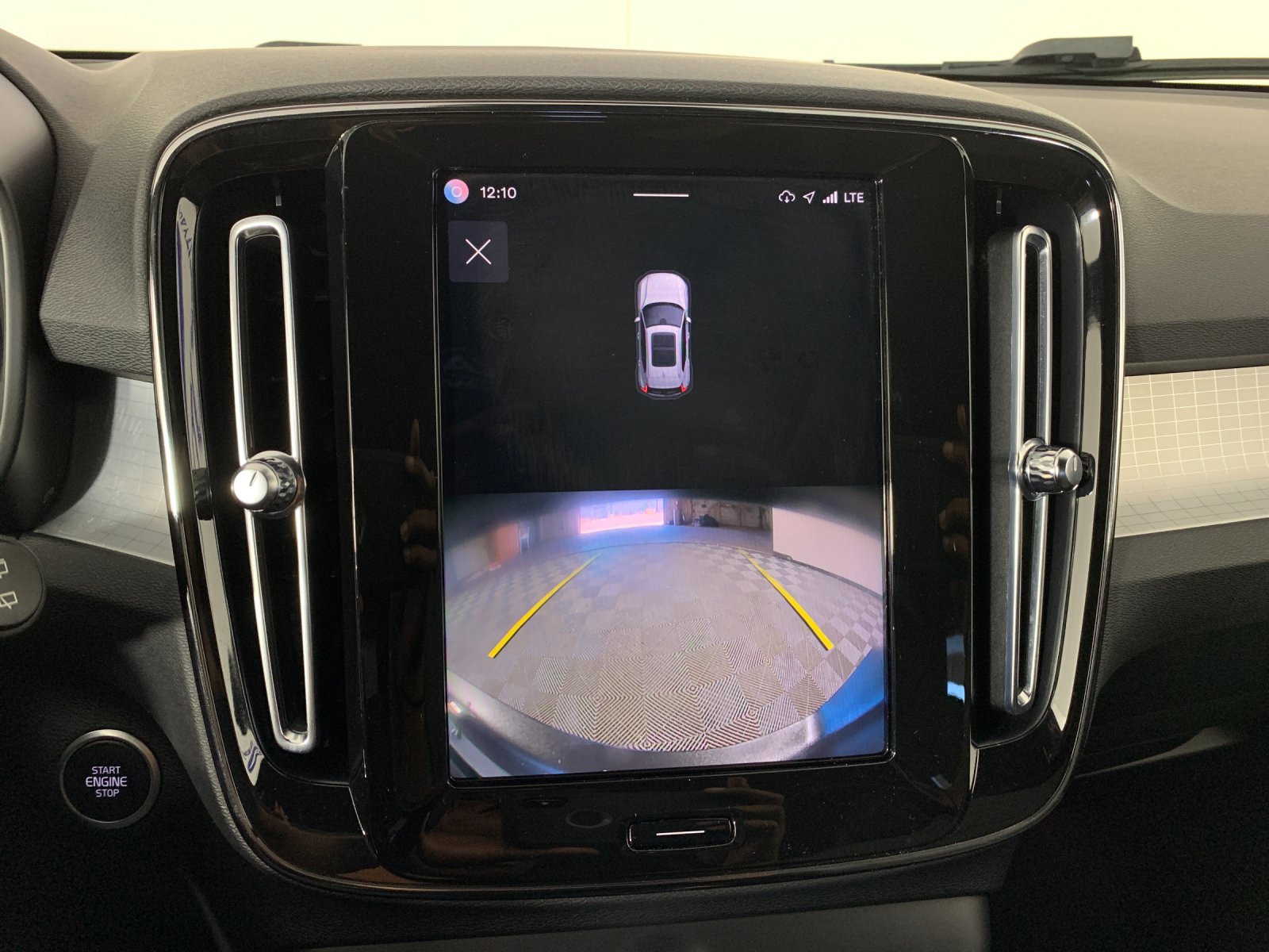 Used 2023 Volvo XC40 B5 SUV