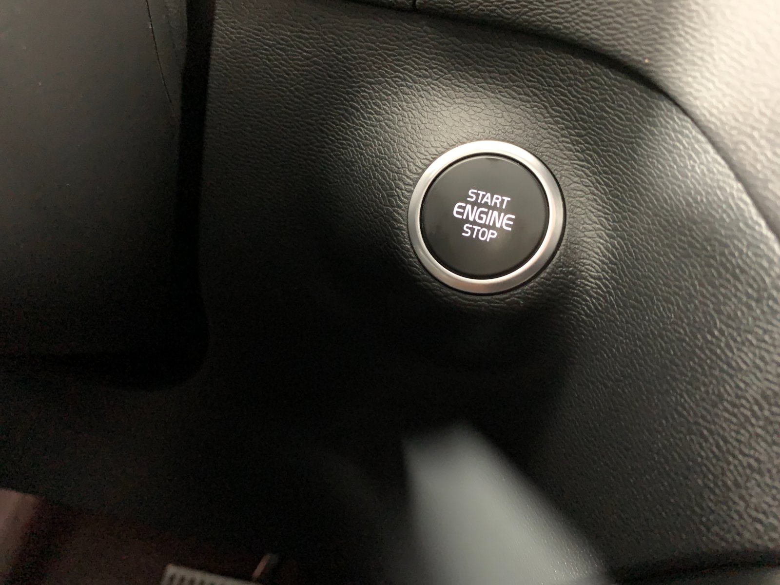 Used 2023 Volvo XC40 B5 SUV