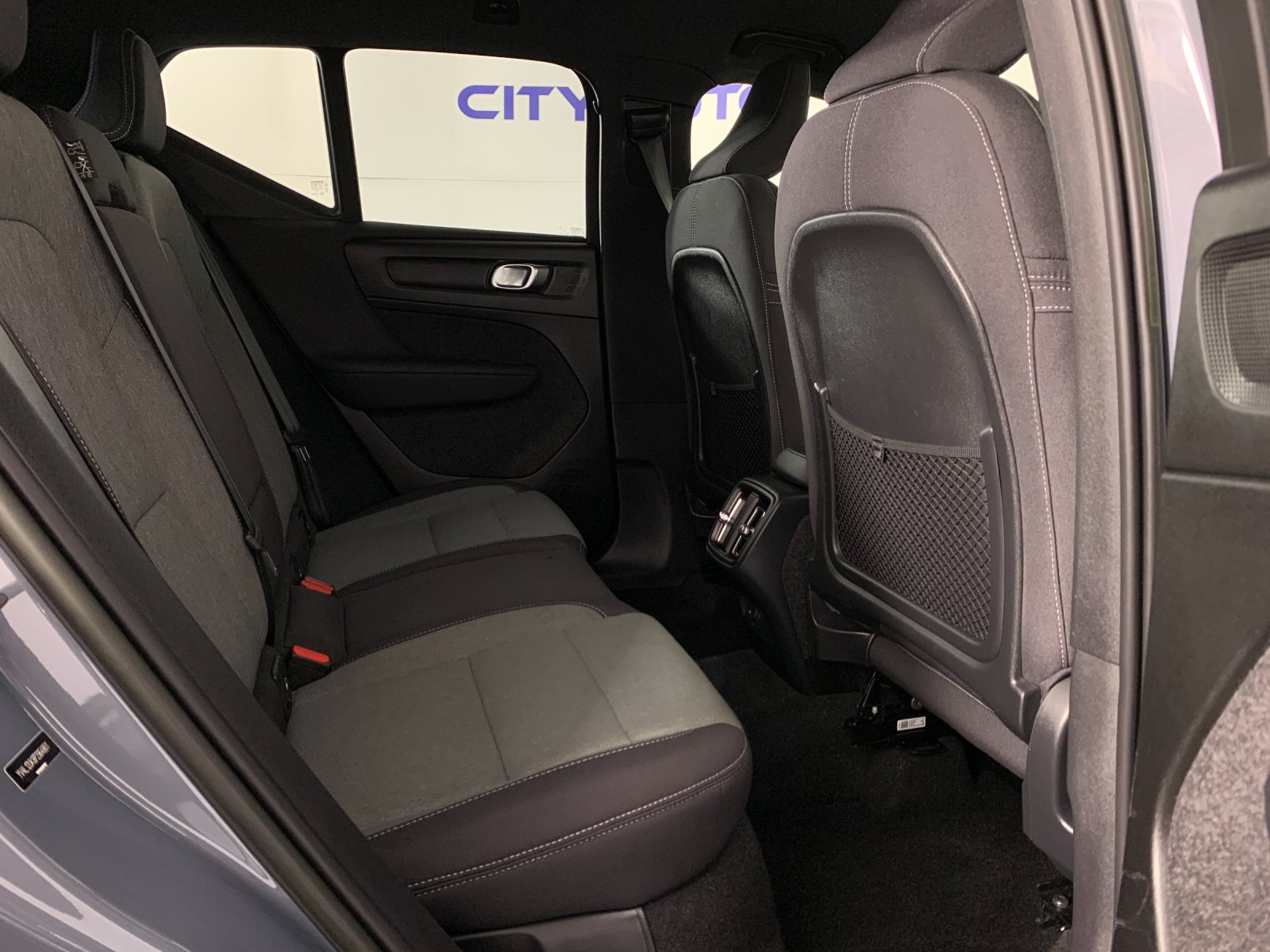 Used 2023 Volvo XC40 B5 SUV