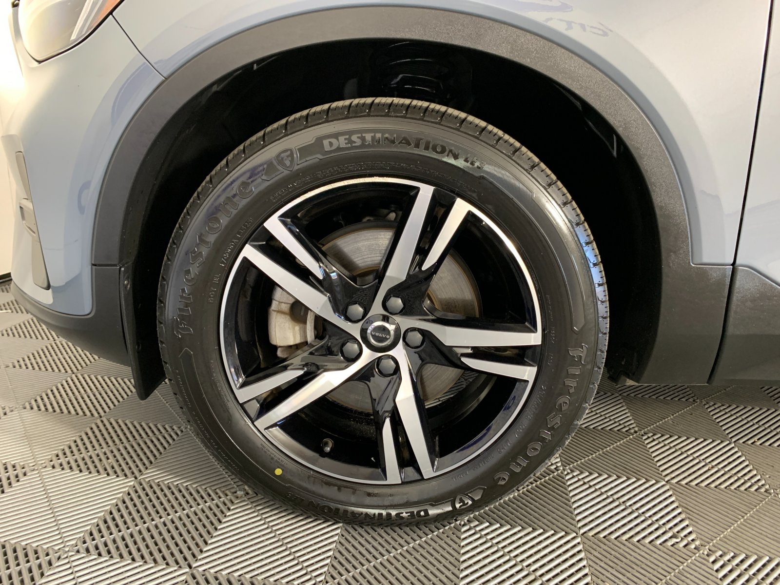 Used 2023 Volvo XC40 B5 SUV