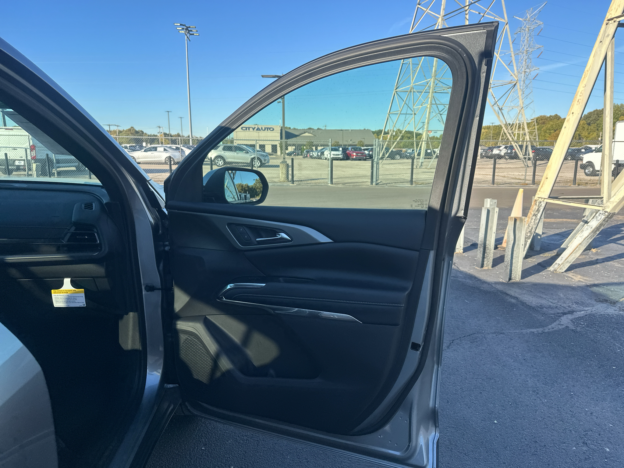 Vehicle photo 16