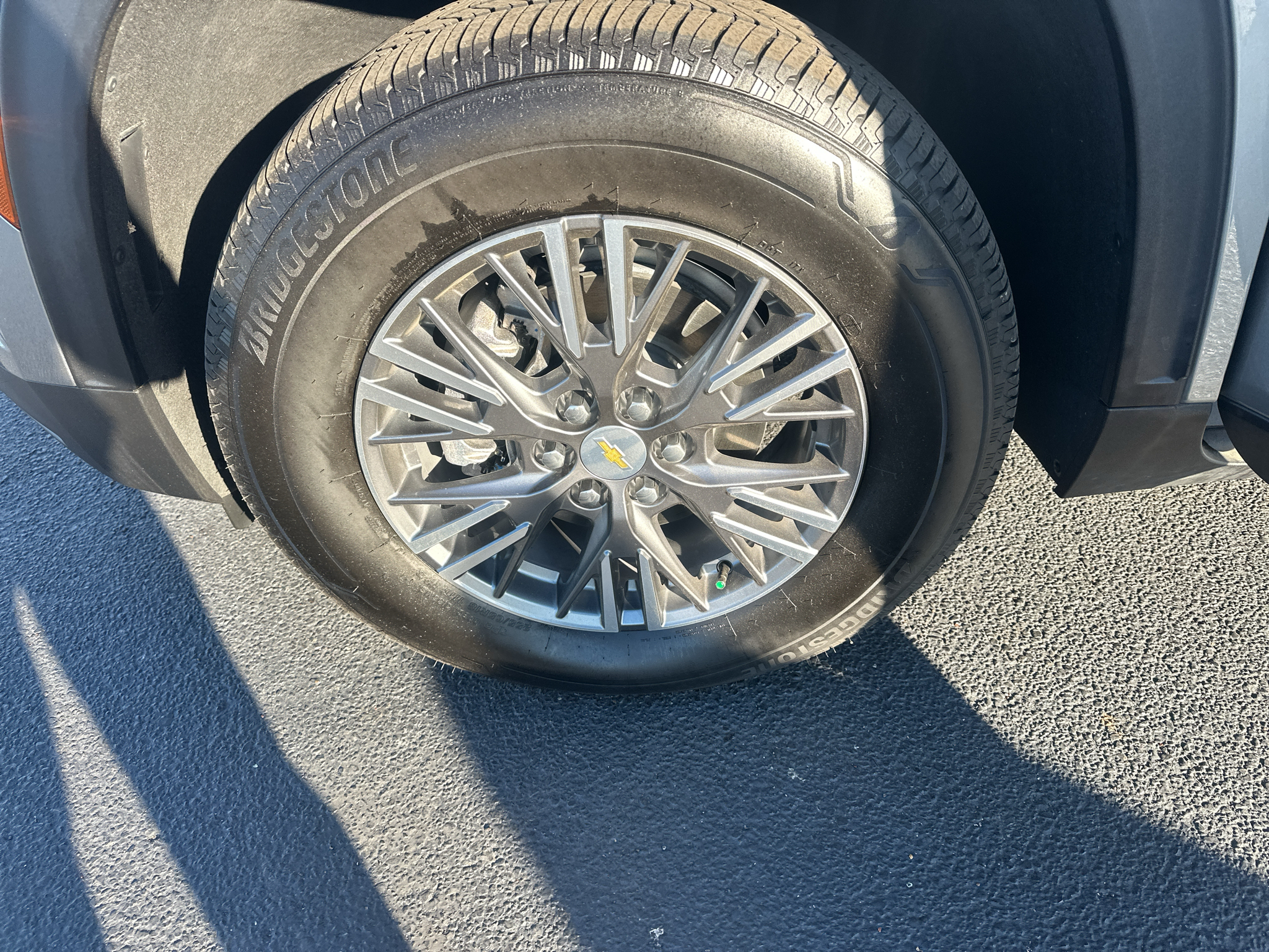 Vehicle photo 23