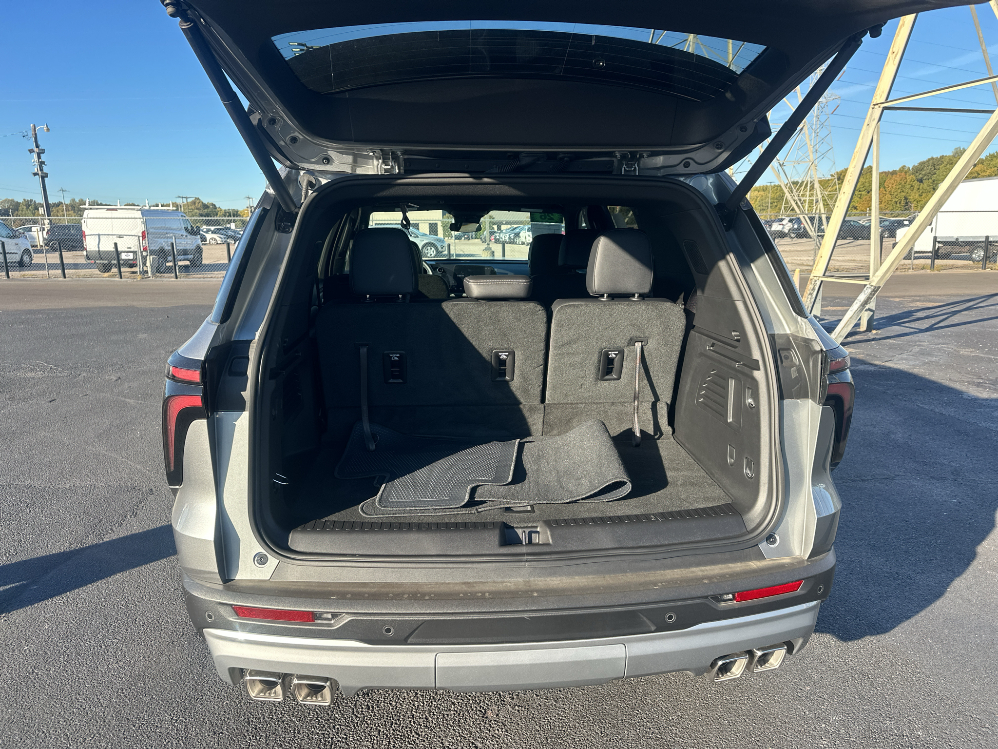 Vehicle photo 21