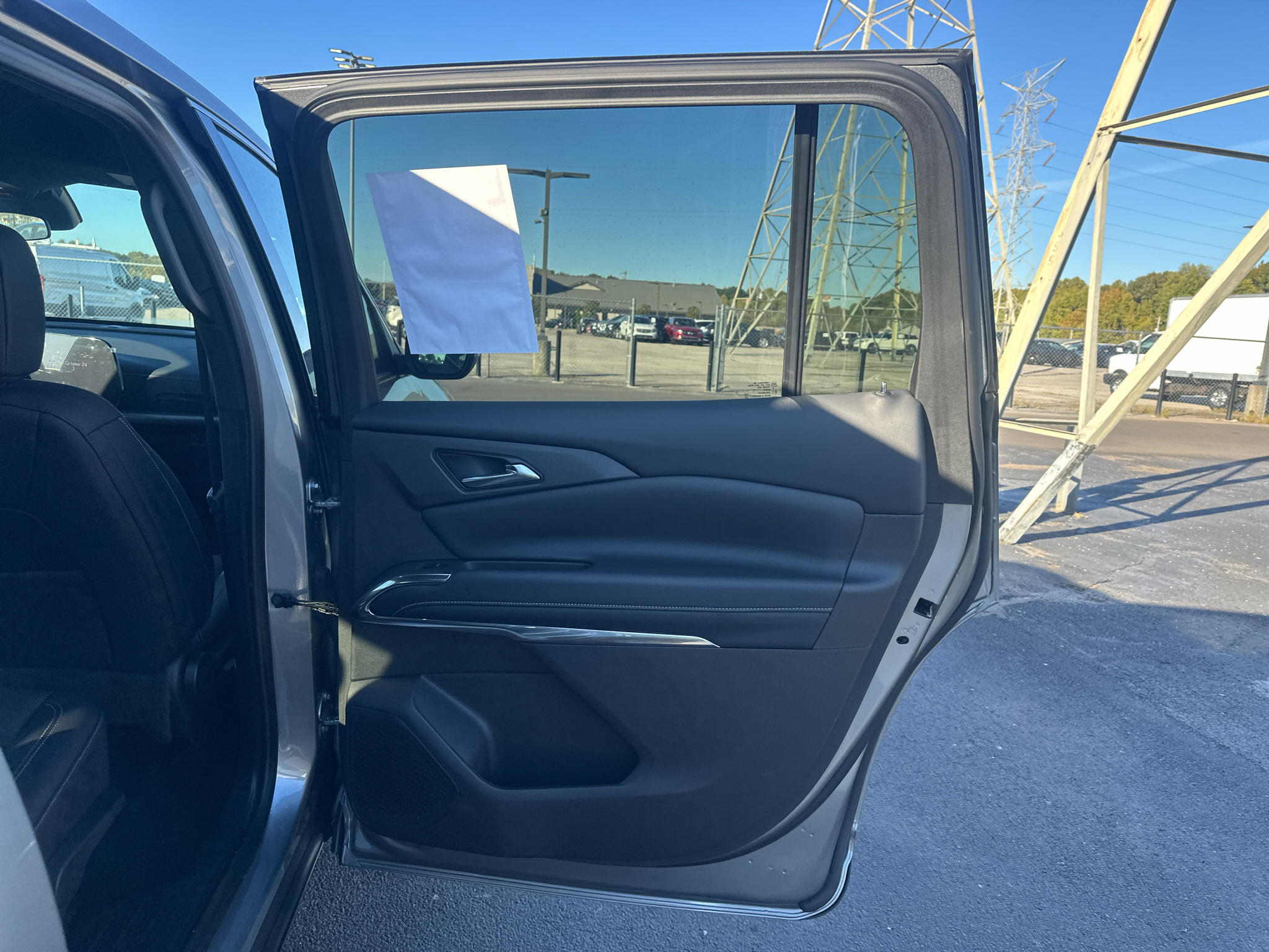 Vehicle photo 18