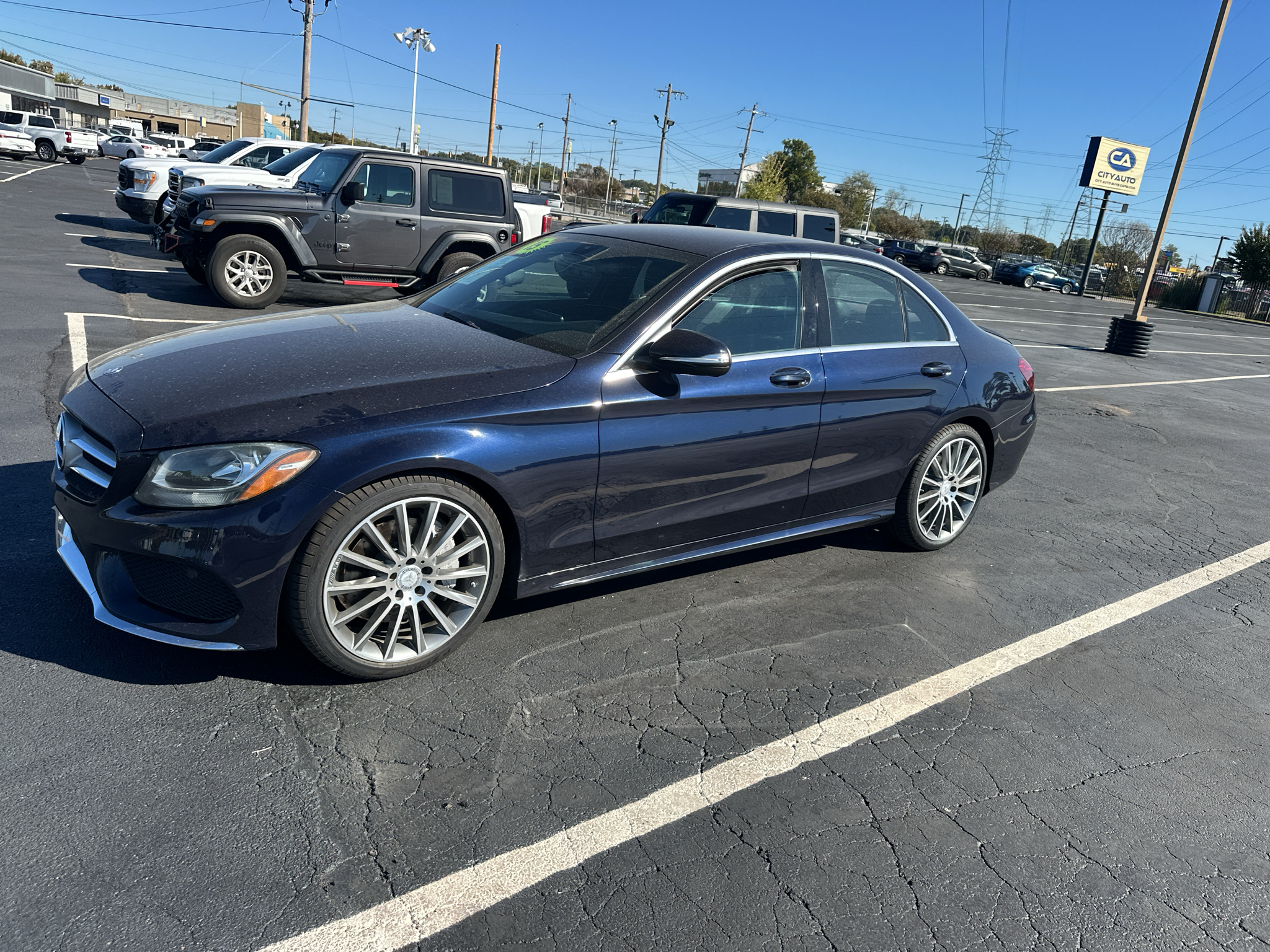 Vehicle photo 21