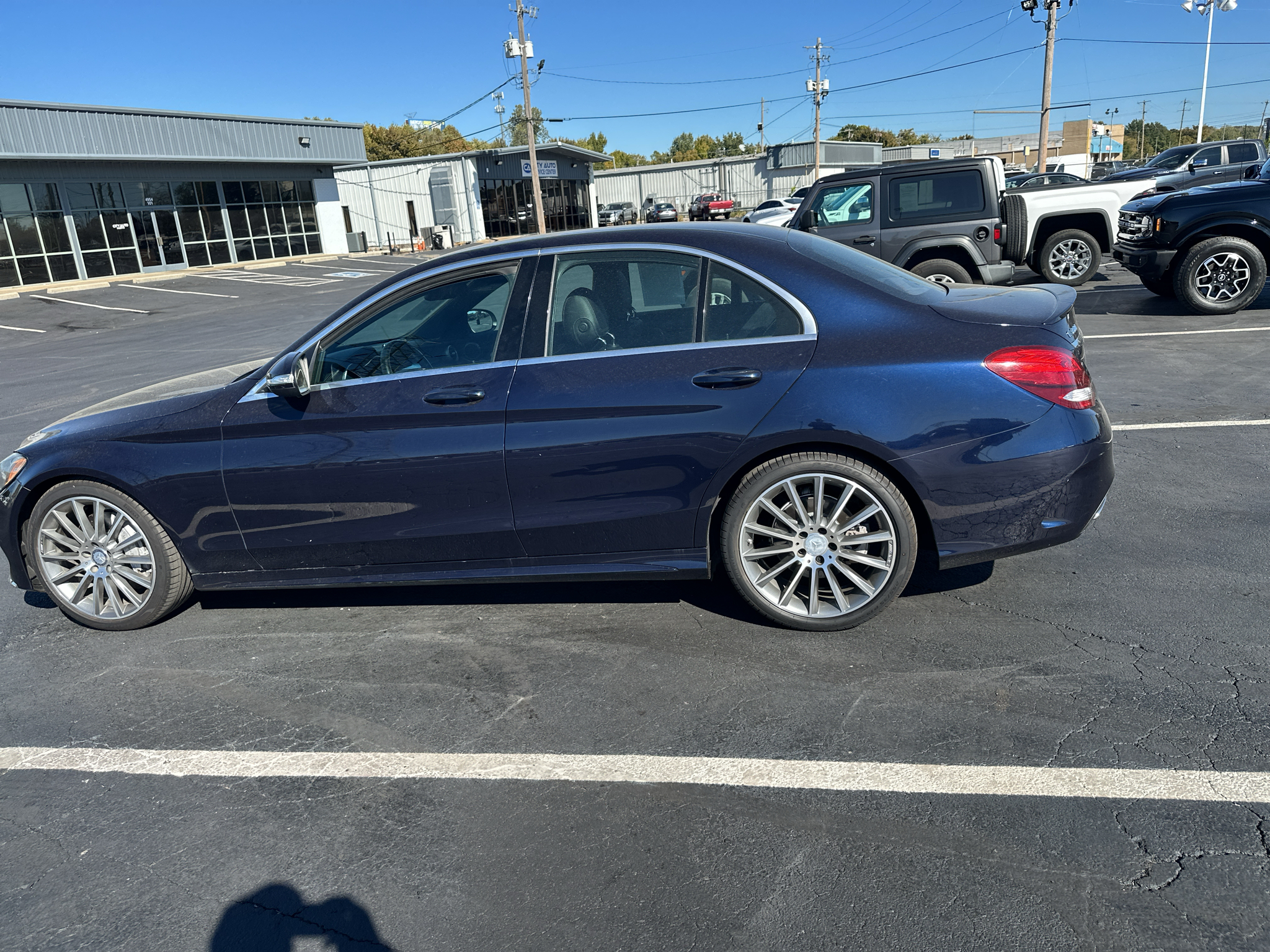 Vehicle photo 5