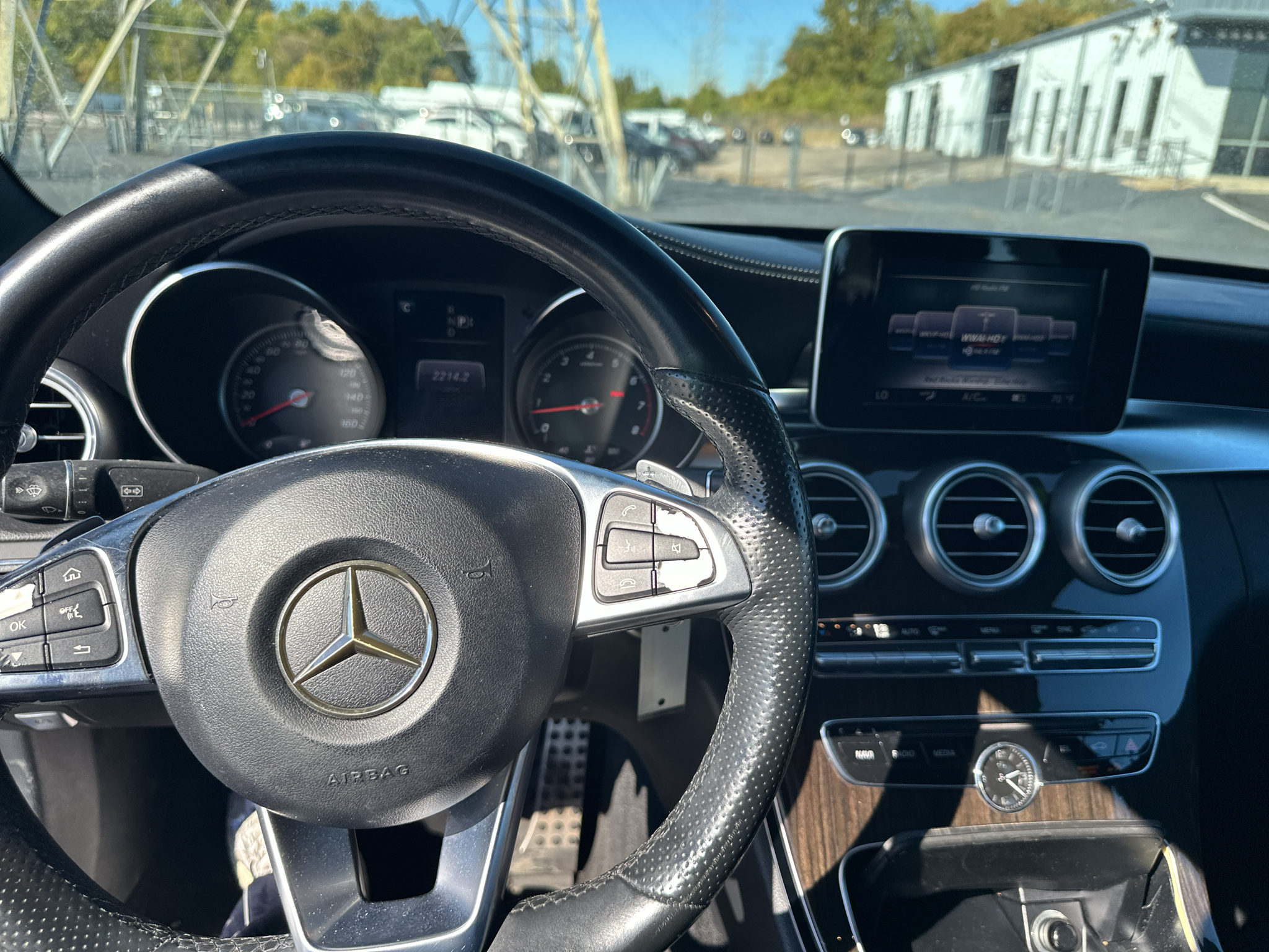 Vehicle photo 6