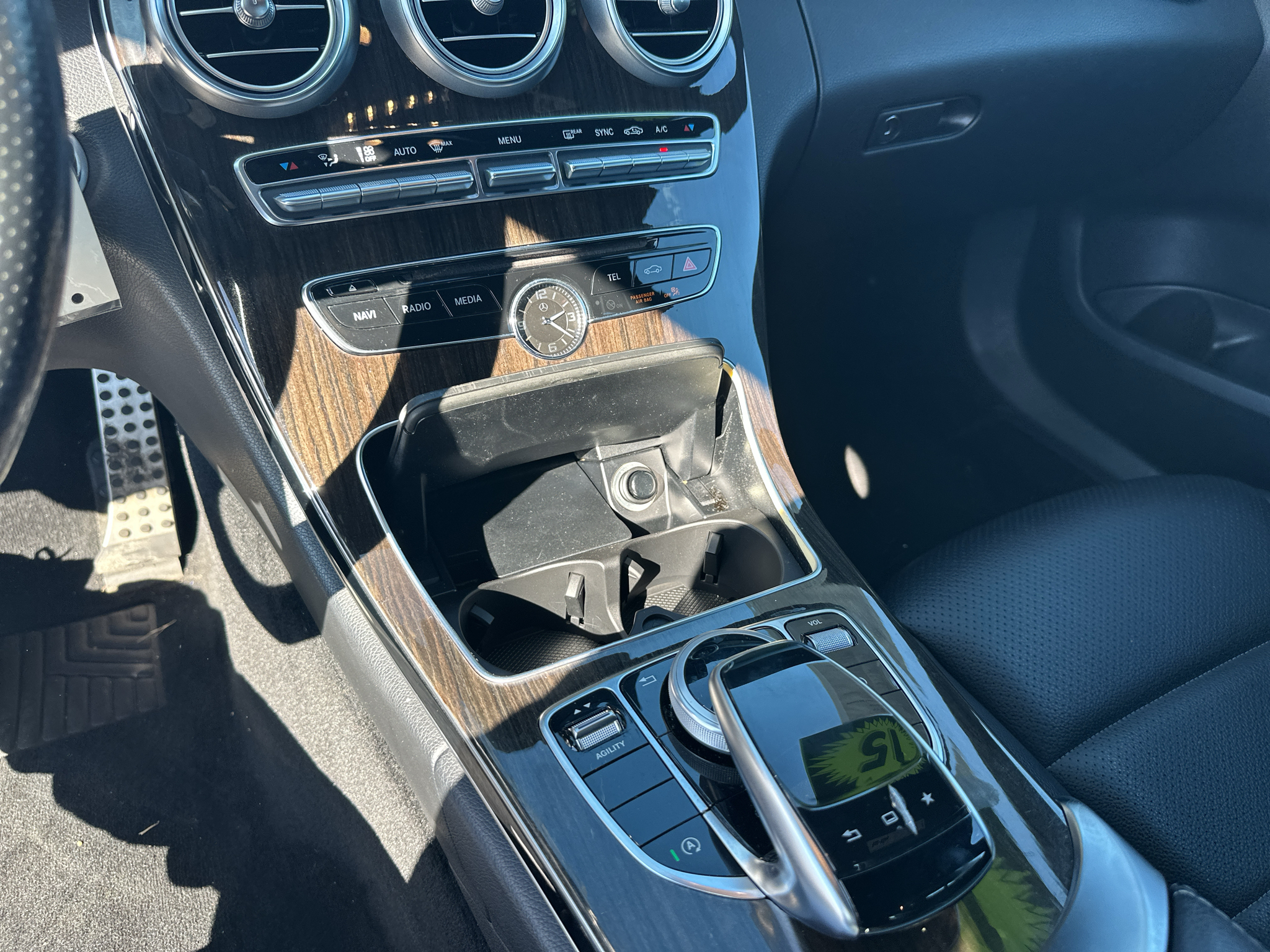 Vehicle photo 7