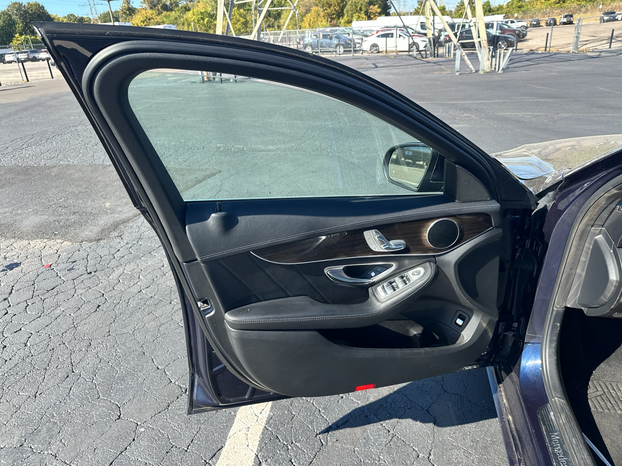 Vehicle photo 12