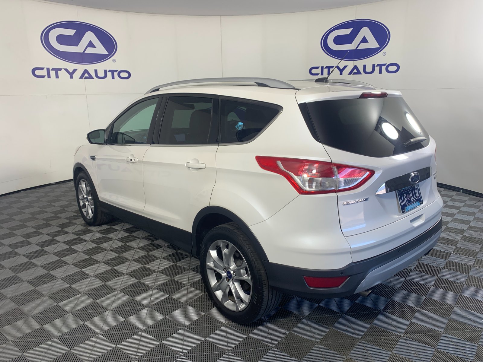 Vehicle photo 5