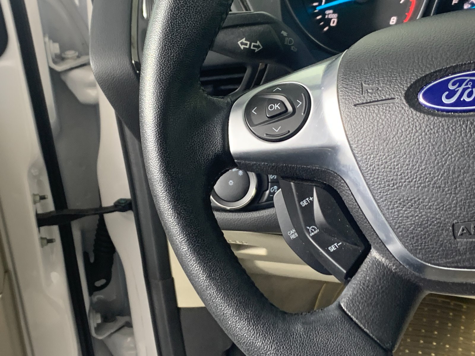 Vehicle photo 18