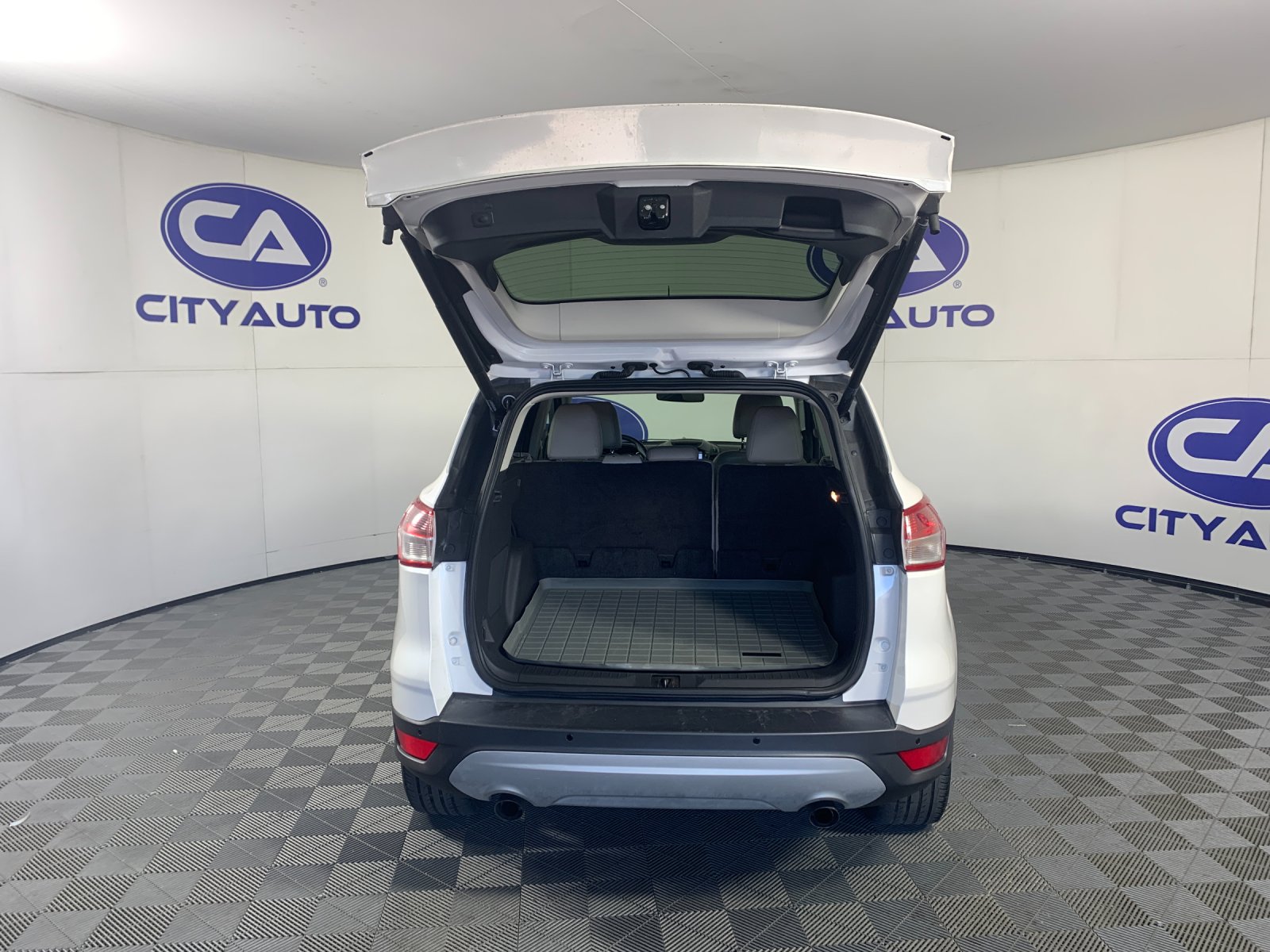 Vehicle photo 35