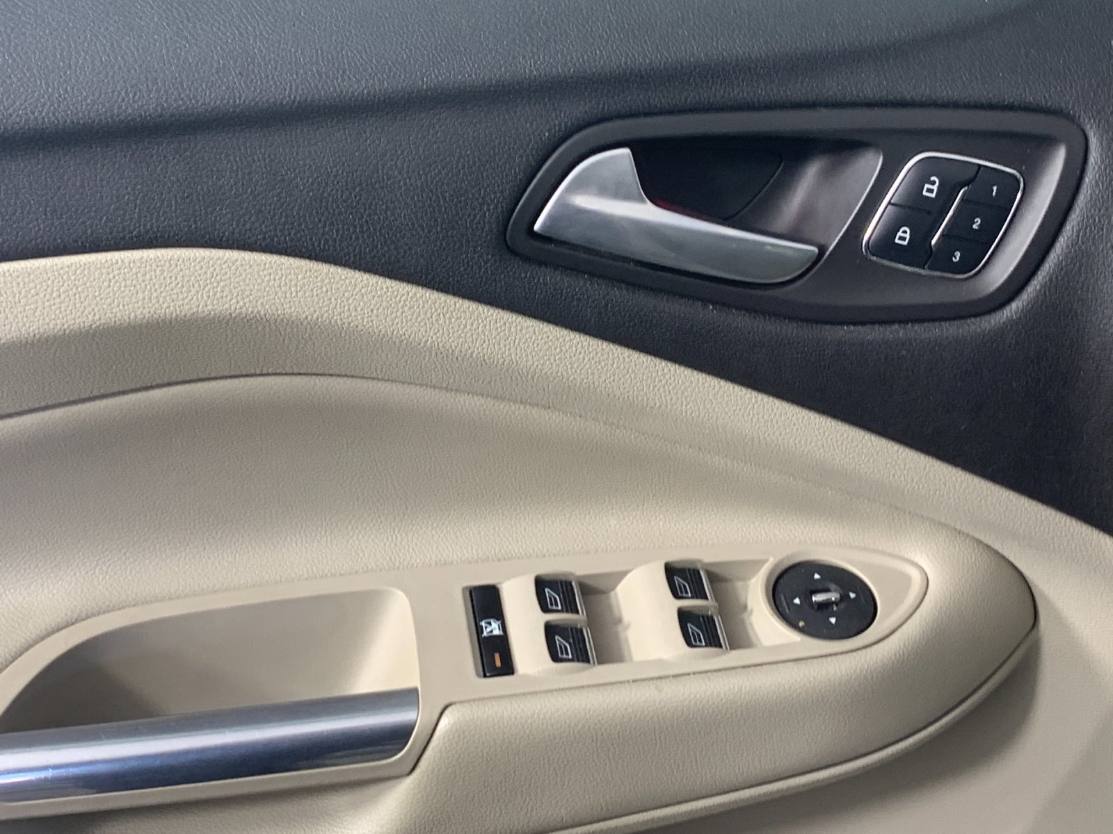 Vehicle photo 14