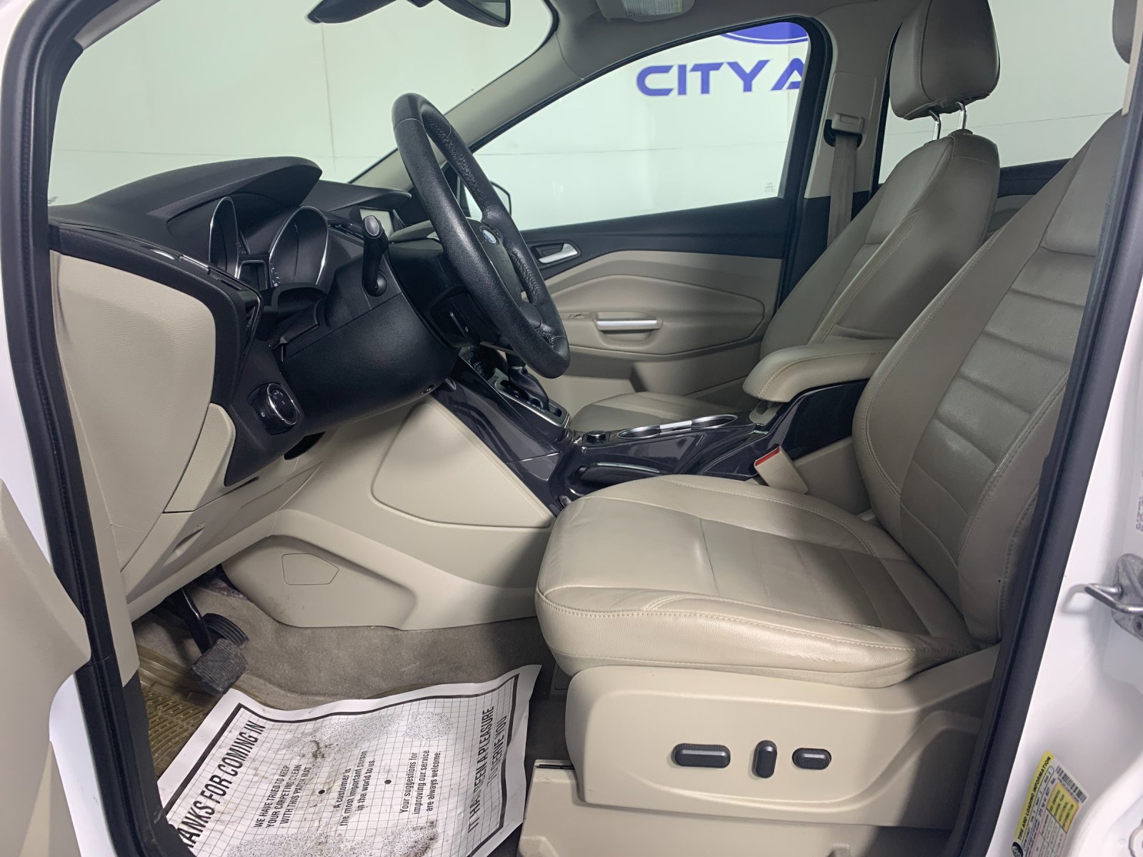 Vehicle photo 15
