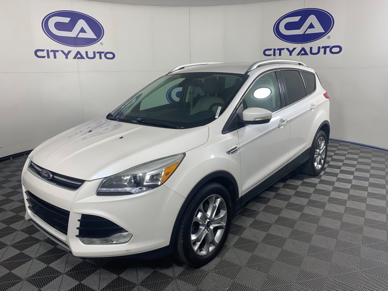 Vehicle photo 7