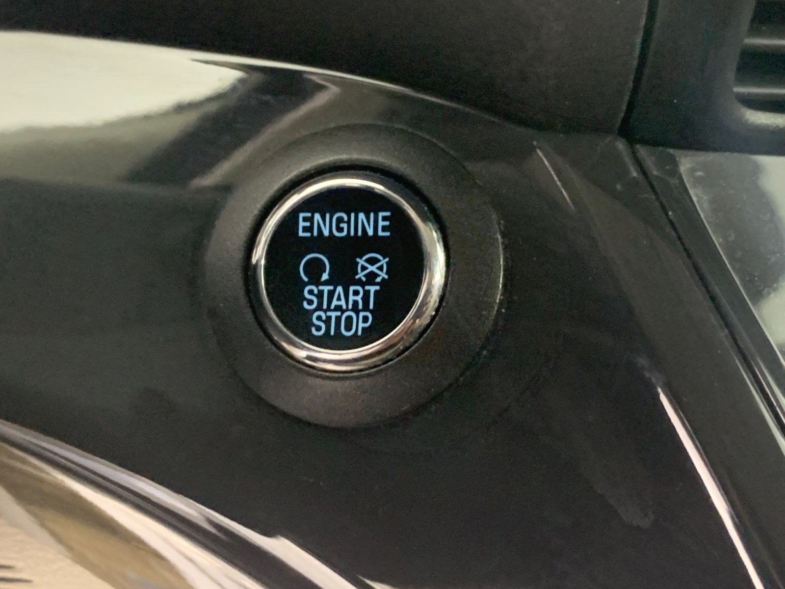 Vehicle photo 17
