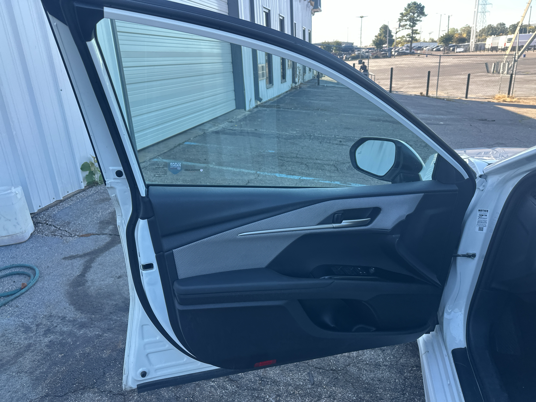 Vehicle photo 15