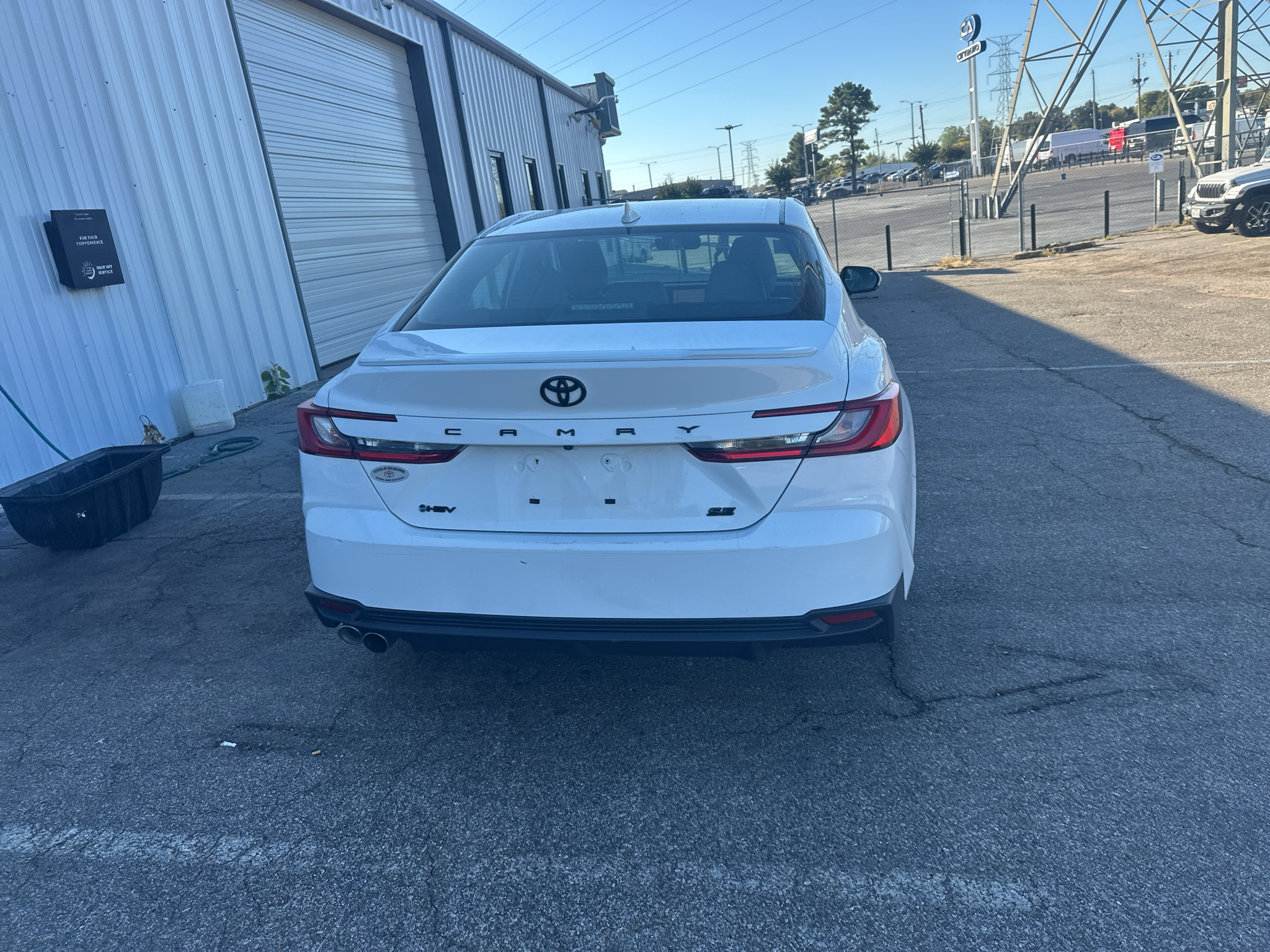 Vehicle photo 6