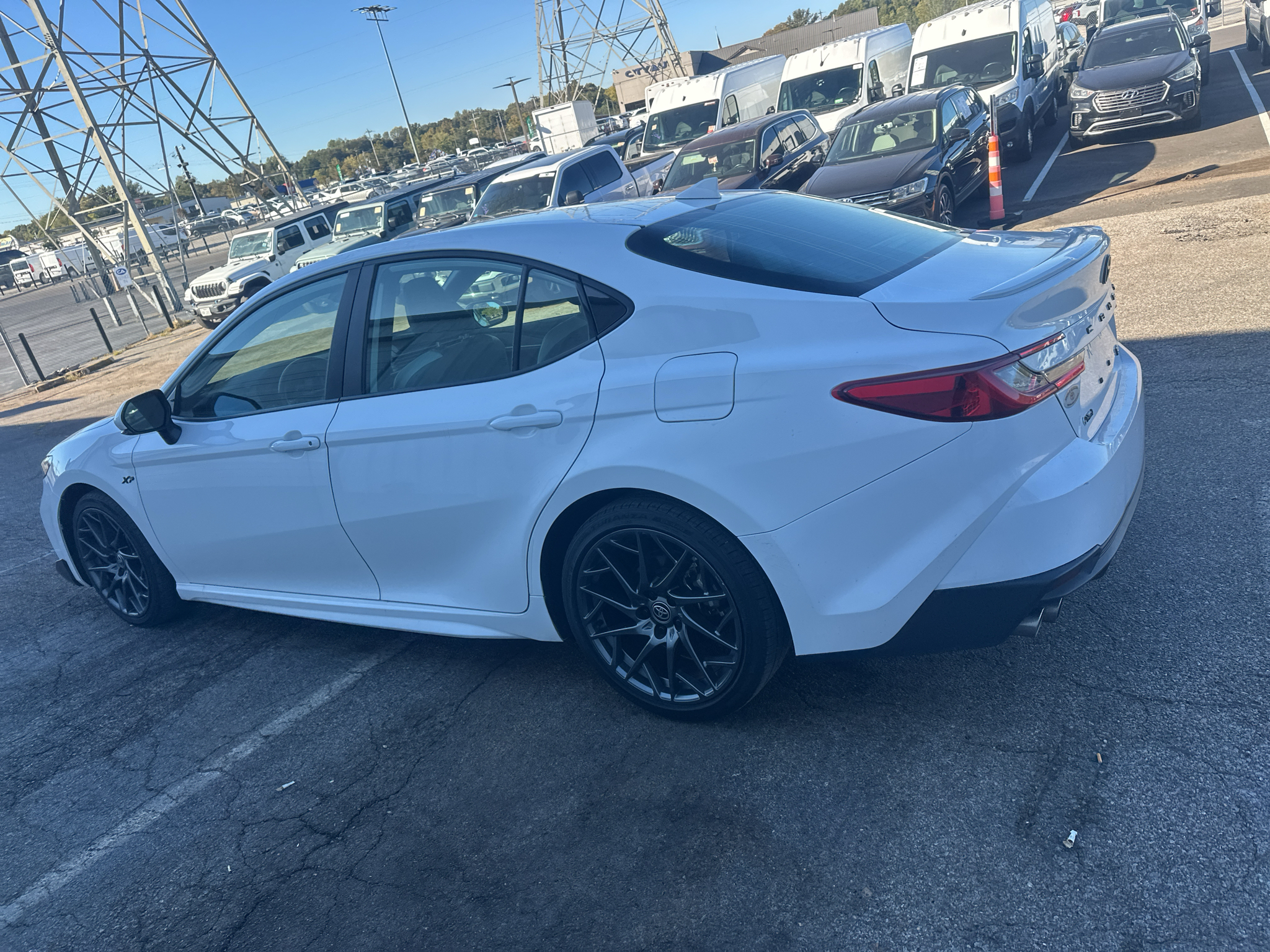 Vehicle photo 7