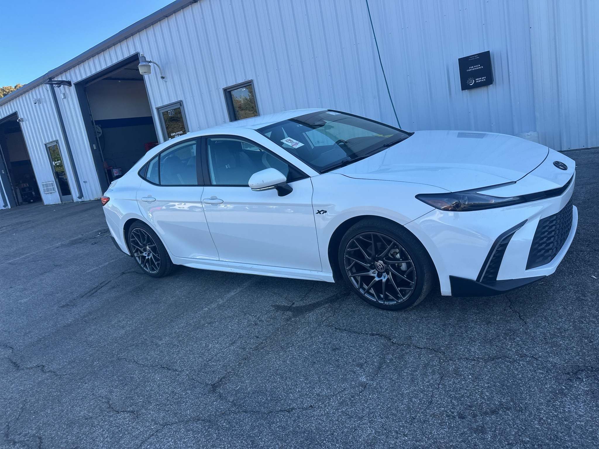 Vehicle photo 3