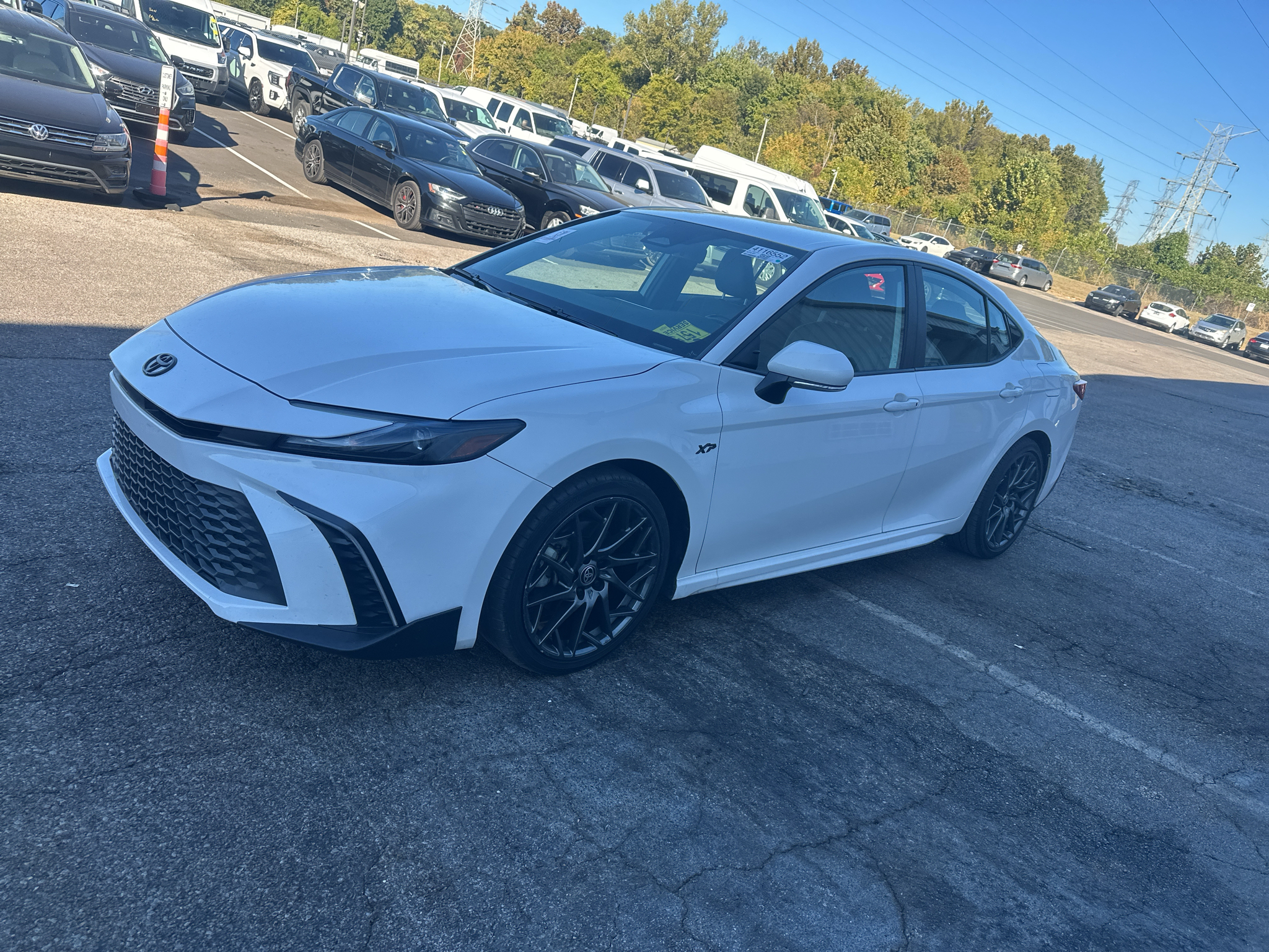 2025 Toyota Camry Hybrid SE