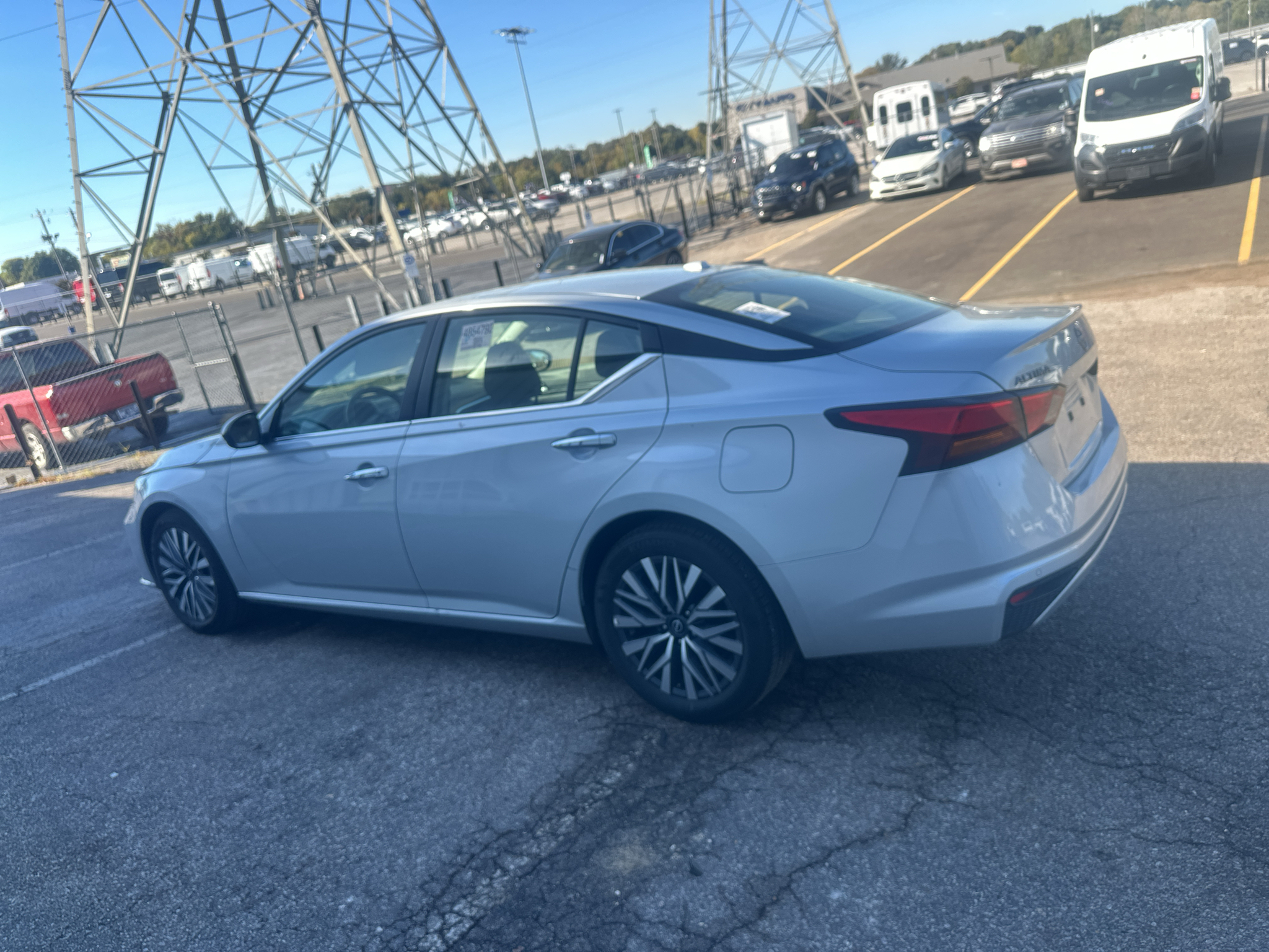 Vehicle photo 7