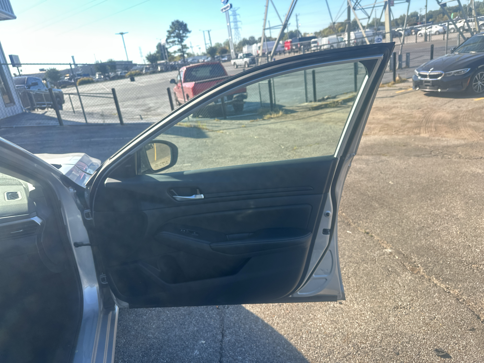 Vehicle photo 16